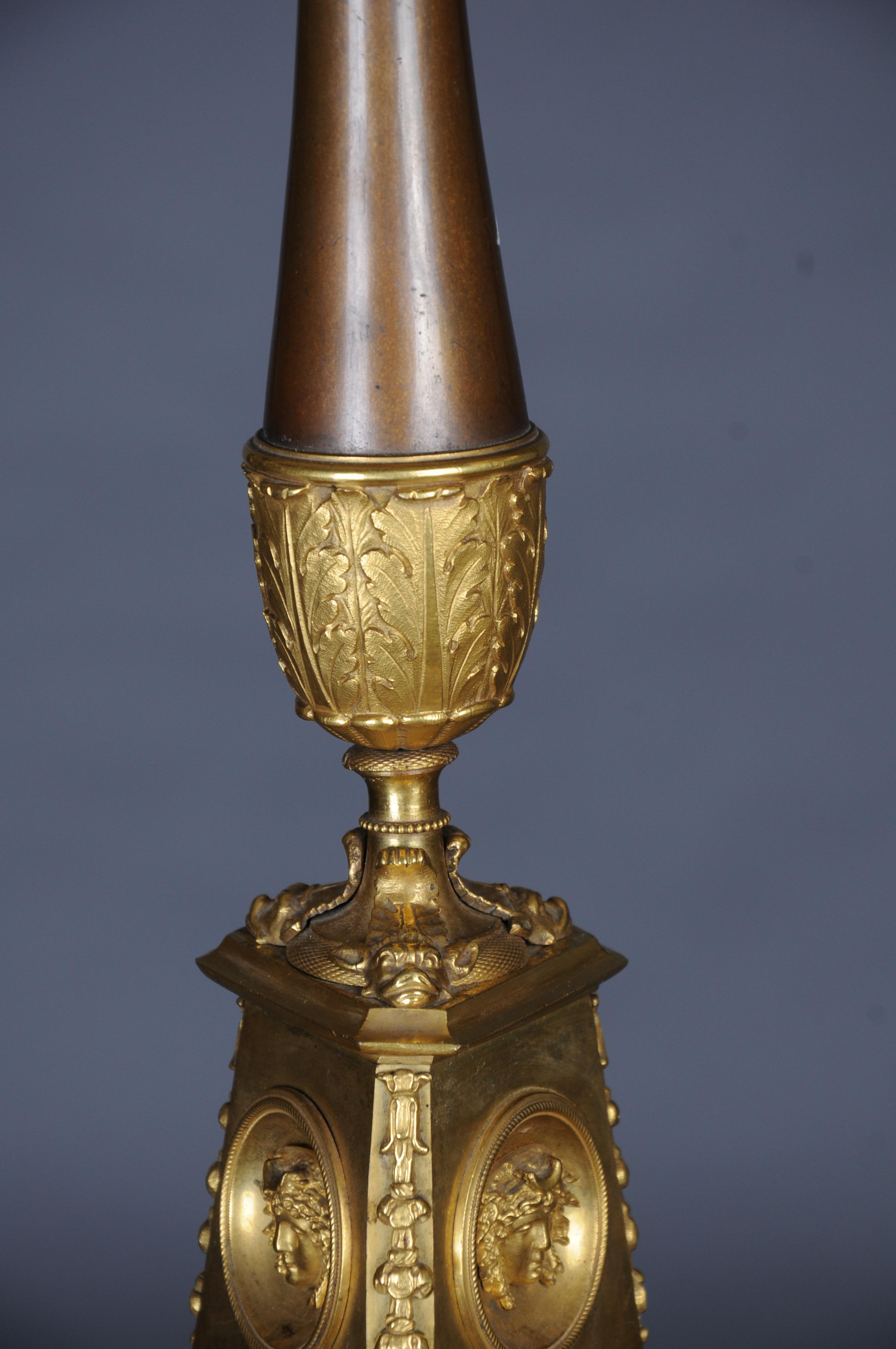 Paire (2) de lampes de table en bronze Empire vers 1805, Paris, dorées au feu. en vente 11