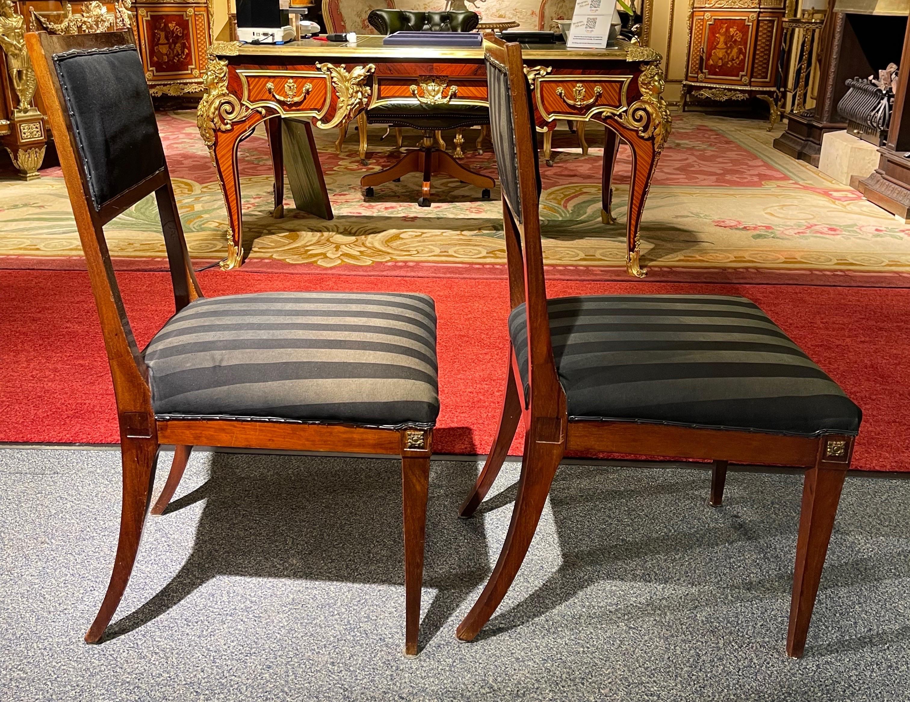 Paar Empire-Stühle „2“, um 1900 (Mahagoni) im Angebot
