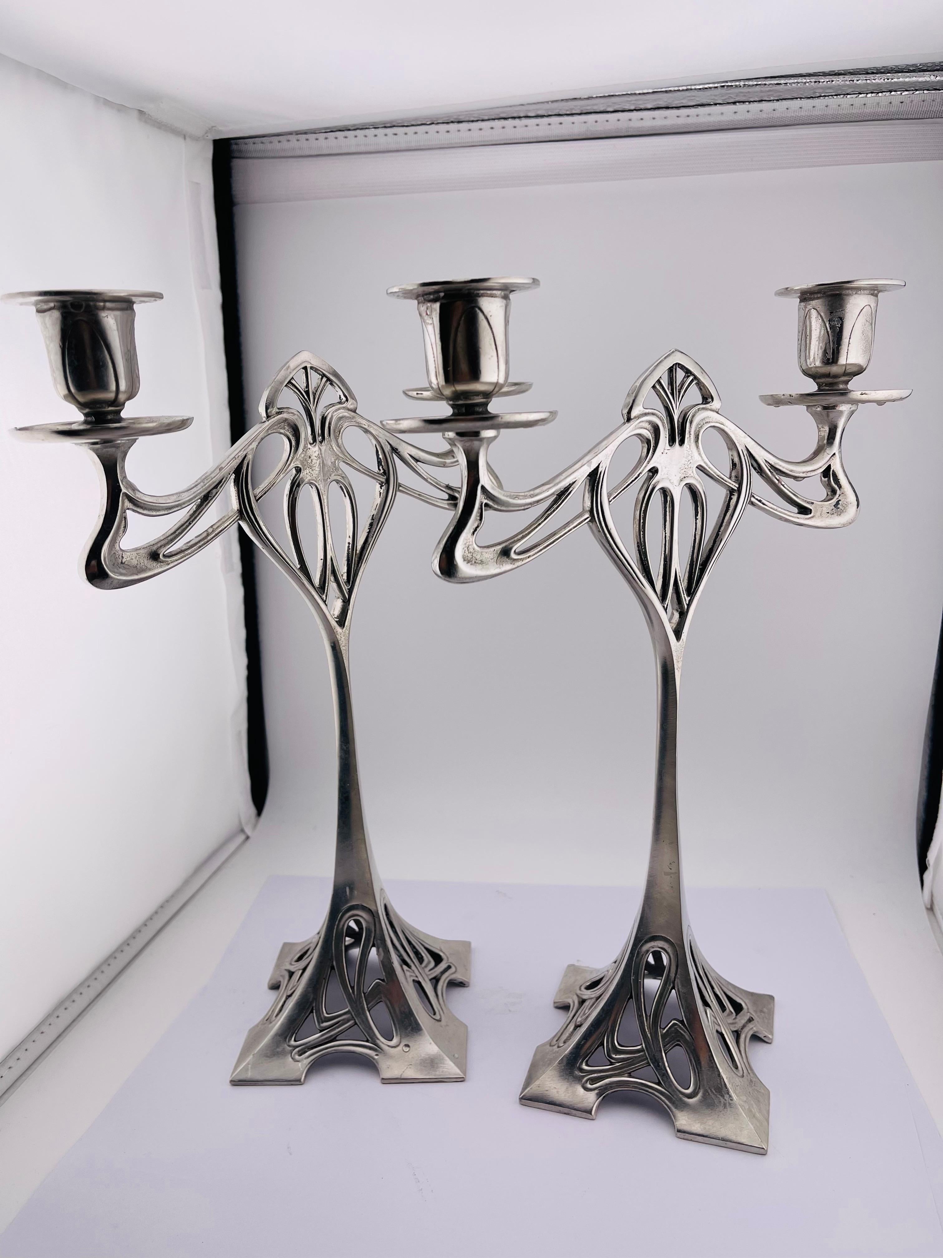 Placcato Coppia (2) imponenti candelabri Art Nouveau in peltro, placcati in argento in vendita