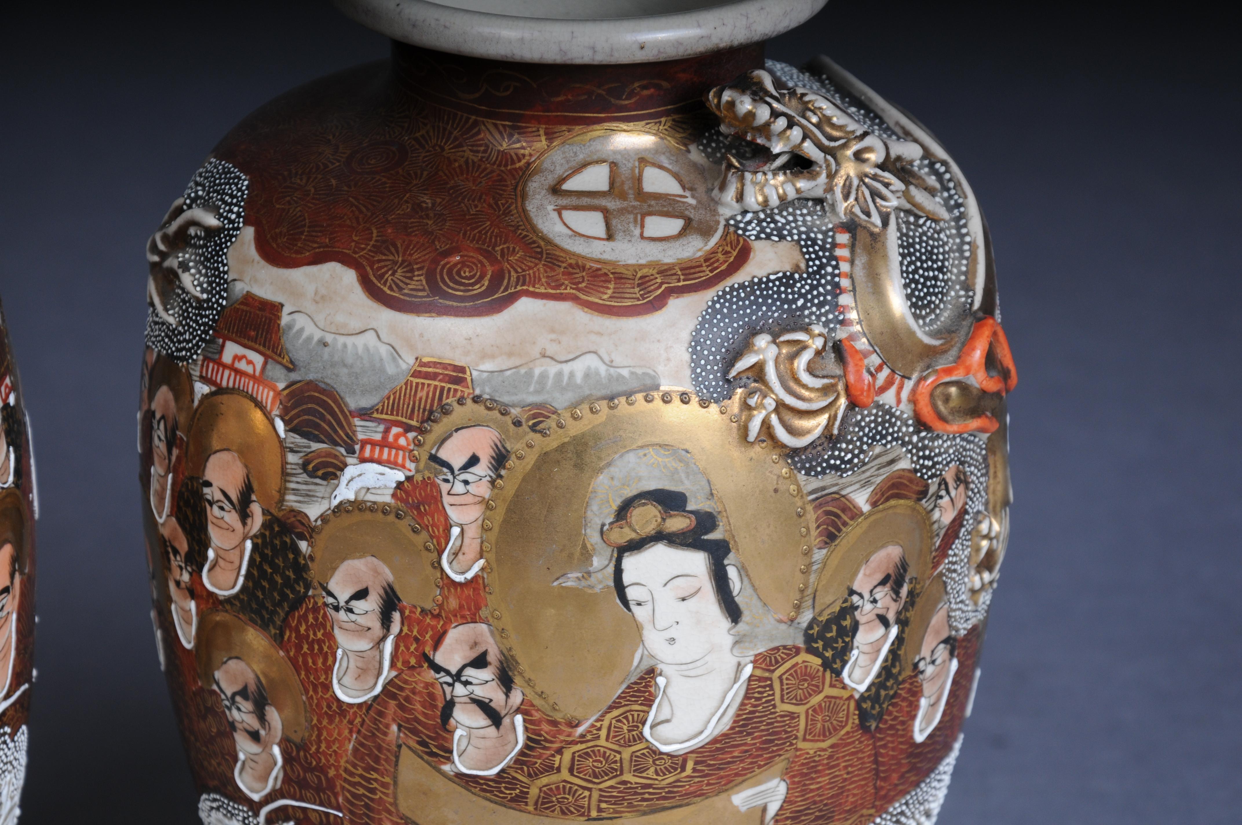 Paire (2) de vases japonais Satsuma, Choshuzan, poterie japonaise Satsuma, période Meiji en vente 3