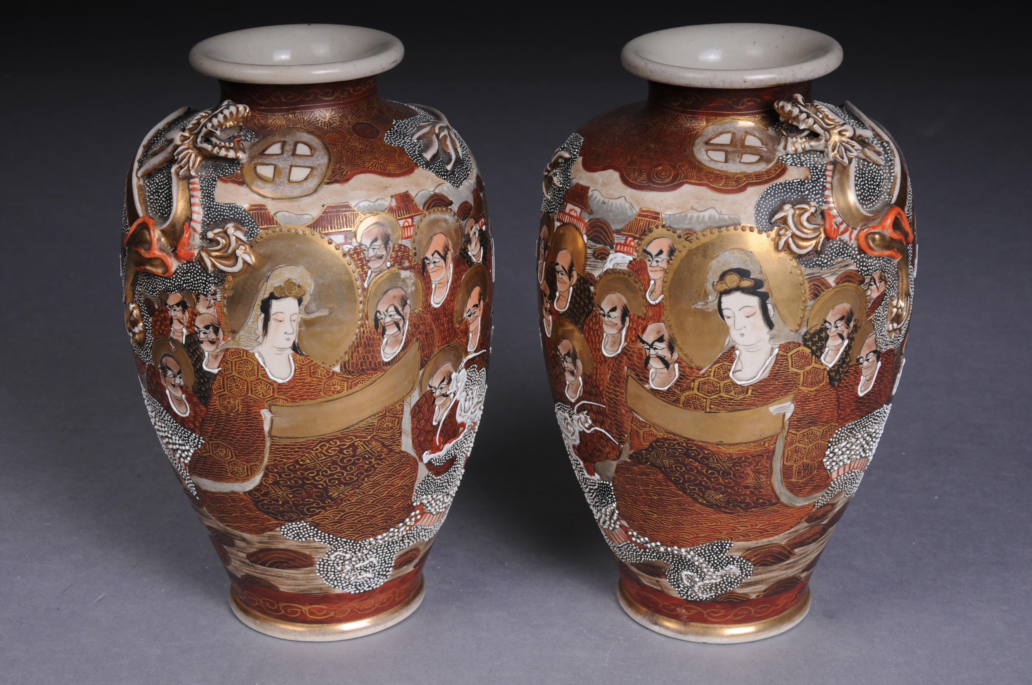 Paire (2) de vases japonais Satsuma, Choshuzan, poterie japonaise Satsuma, période Meiji Bon état - En vente à Berlin, DE