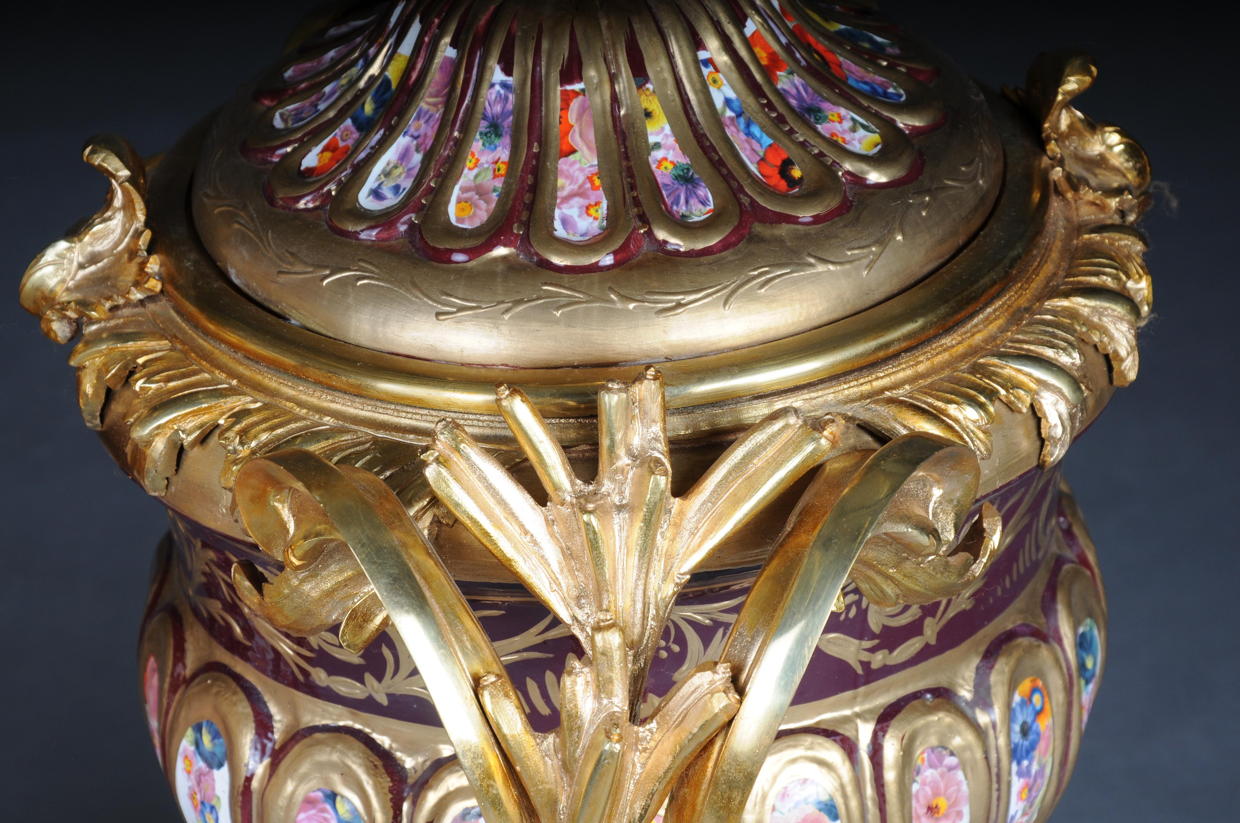 Pair (2) Magnificent and Decorative Gold Lidded Vases For Sale 6