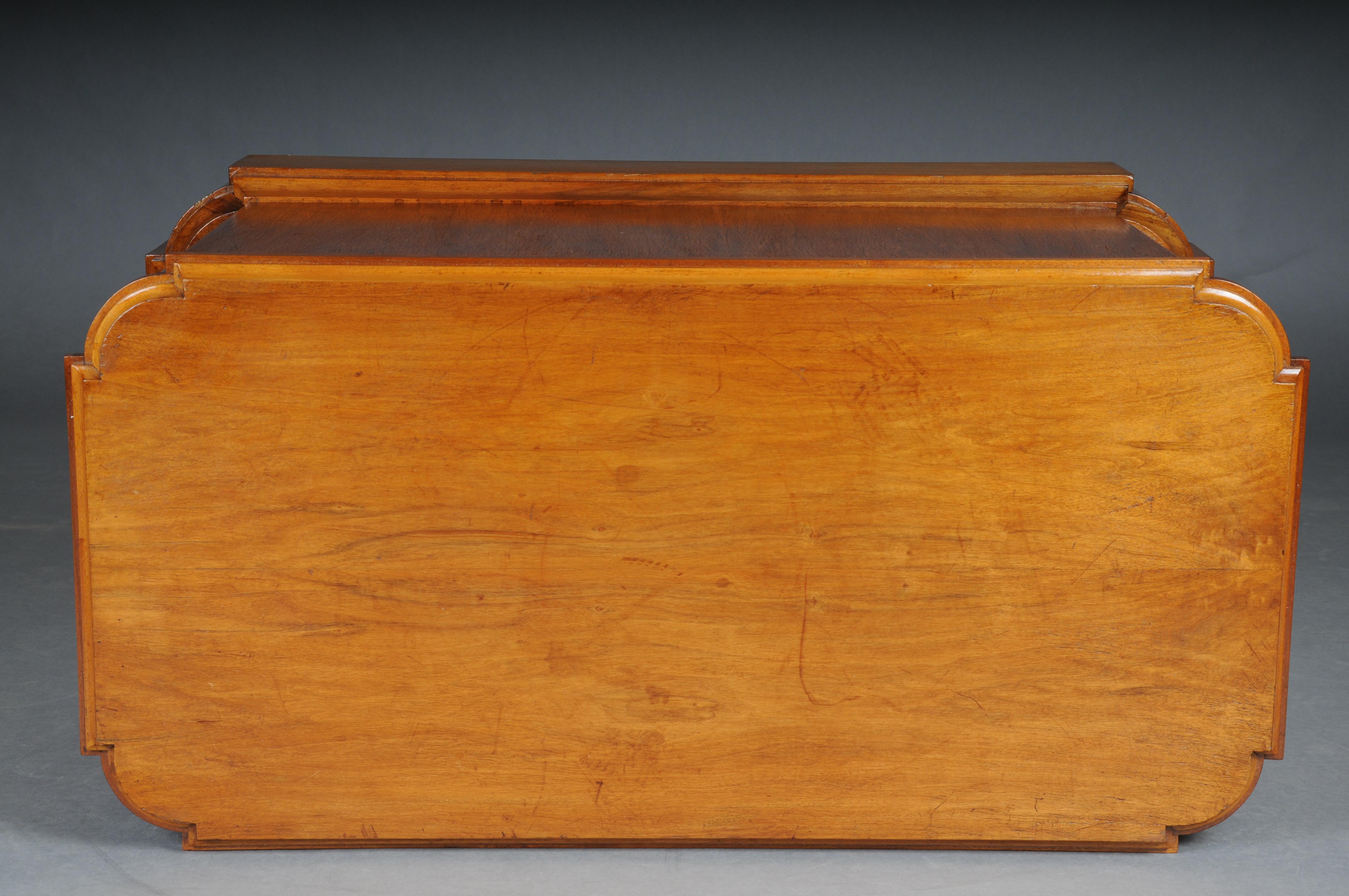Paire (2) de piédestaux en bois de qualité muséale provenant de la collection d'art de l'État de Dresde en vente 10