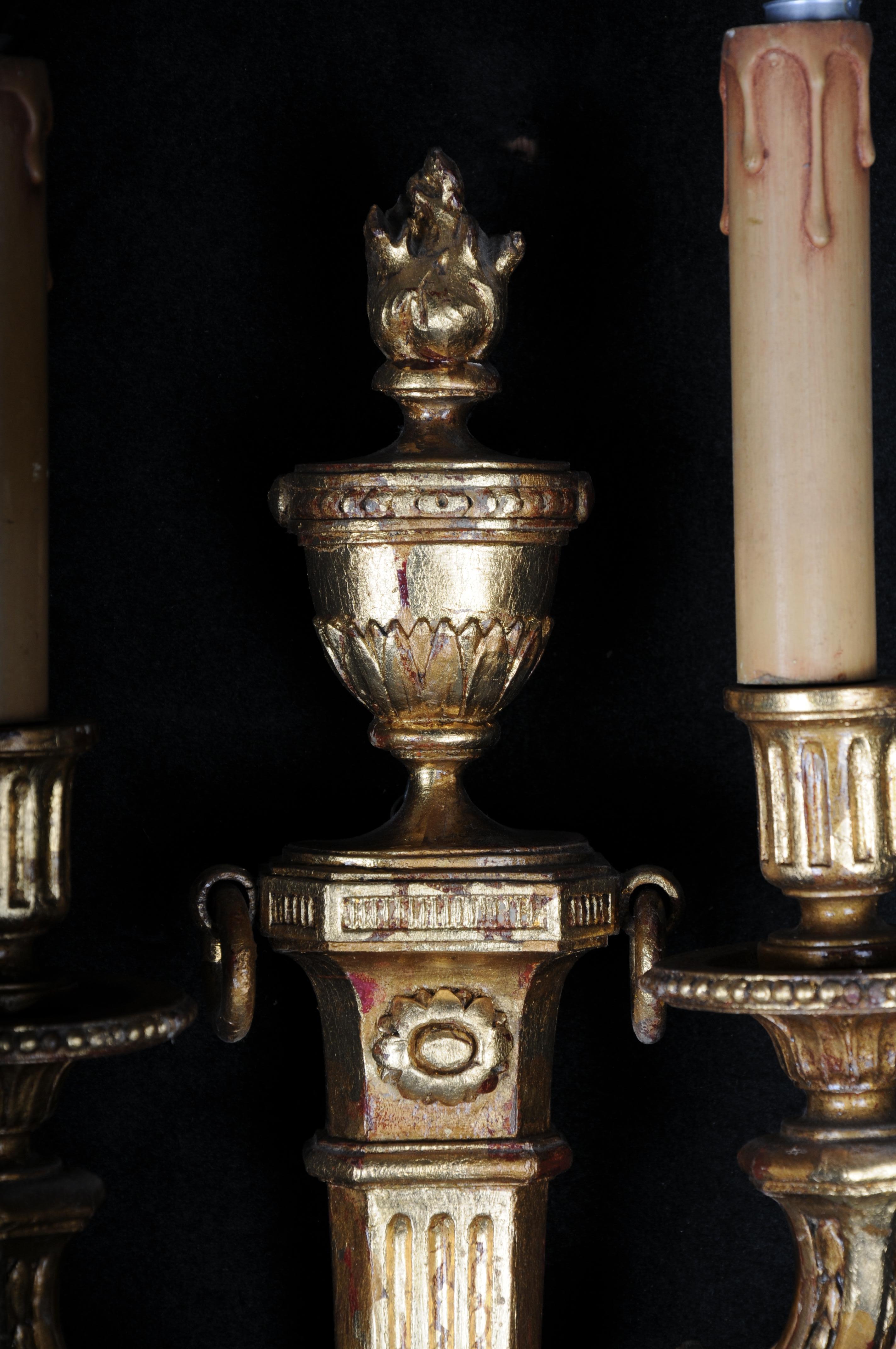 Pareja (2) de impresionantes apliques Luis XVI del siglo XX, dorados Francés en venta