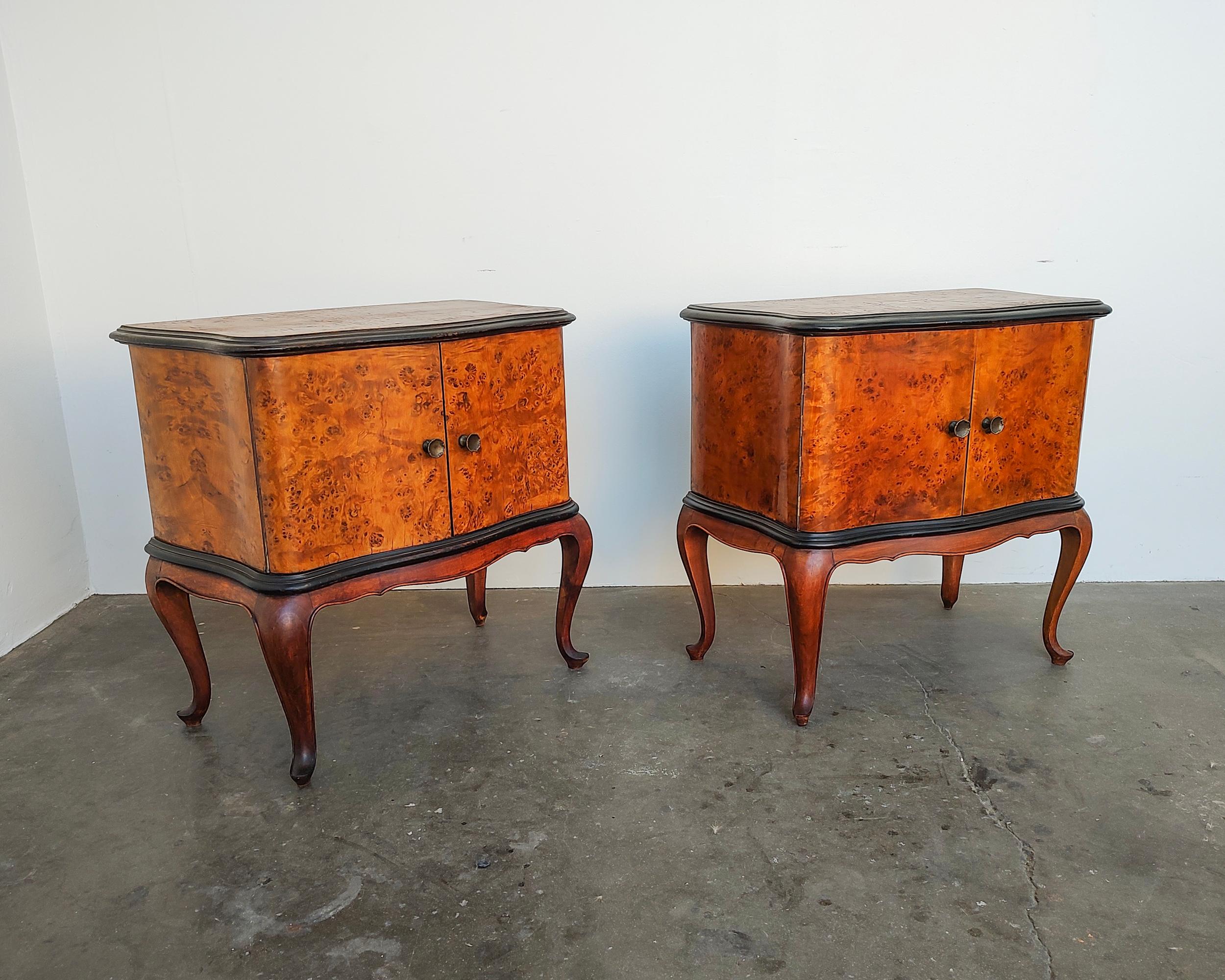 Unknown Pair (2) of Early 20th Century Queen Anne Style Burl Cabinet Nightstands For Sale
