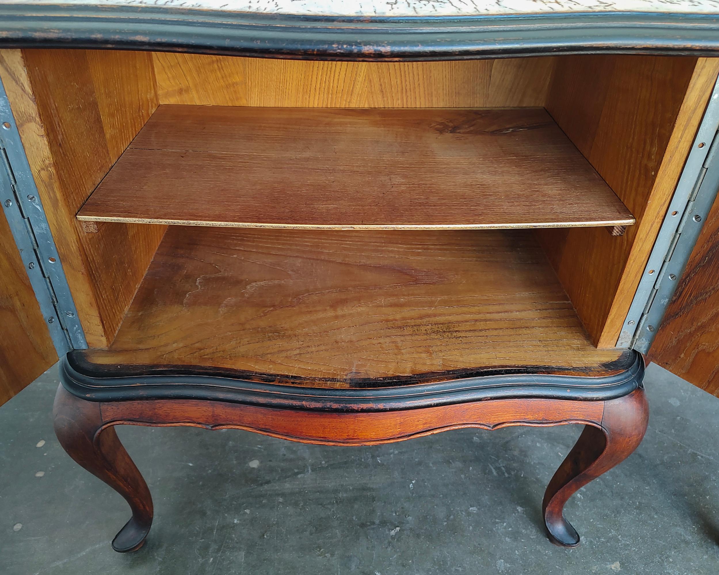 Pair (2) of Early 20th Century Queen Anne Style Burl Cabinet Nightstands For Sale 4