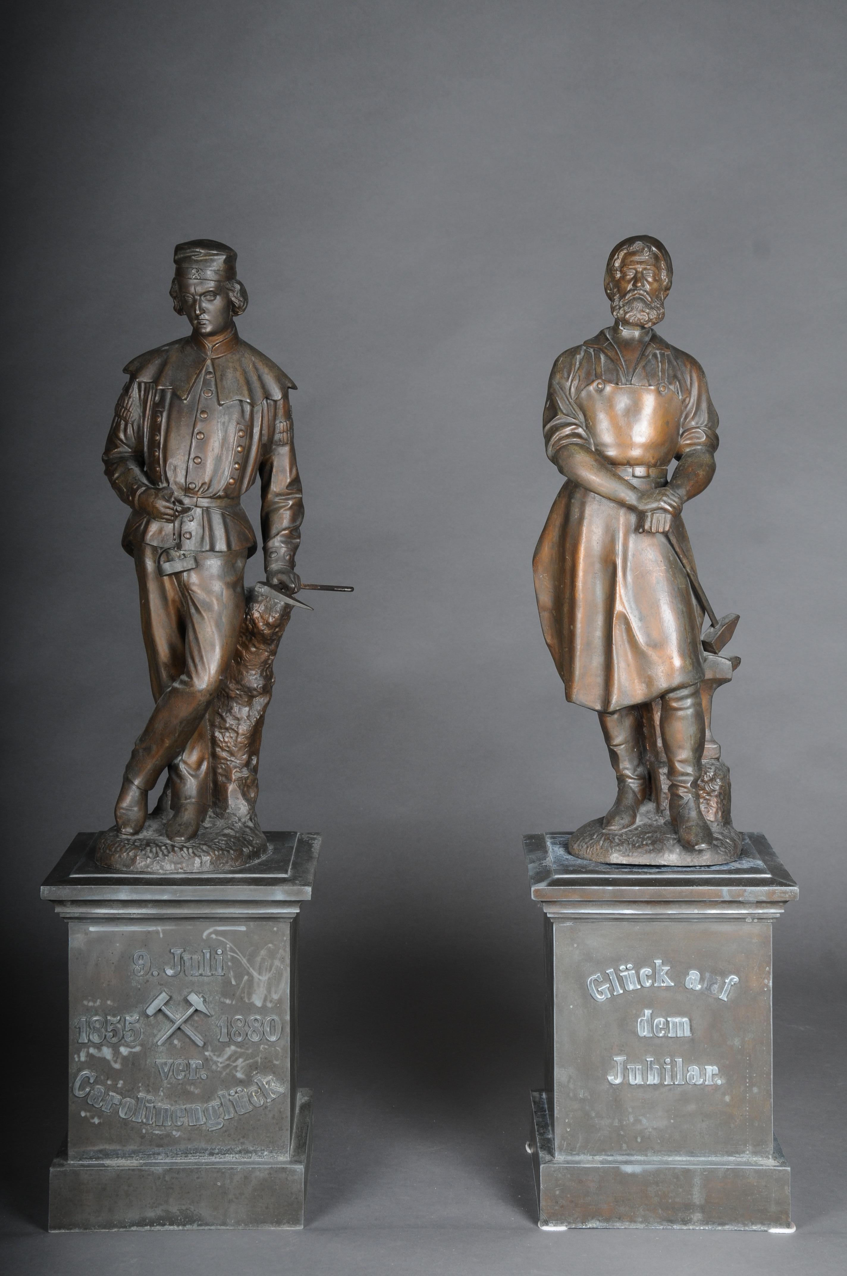 Pair (2) of large craftsmen's guild, metalworkers, bronzed


Impressive pair of antique sculptures from a craft guild dated 1855-1888, Germany.
Zinc bronzed. Very decorative and very rare. well-crafted. Figures stand on high posterments.