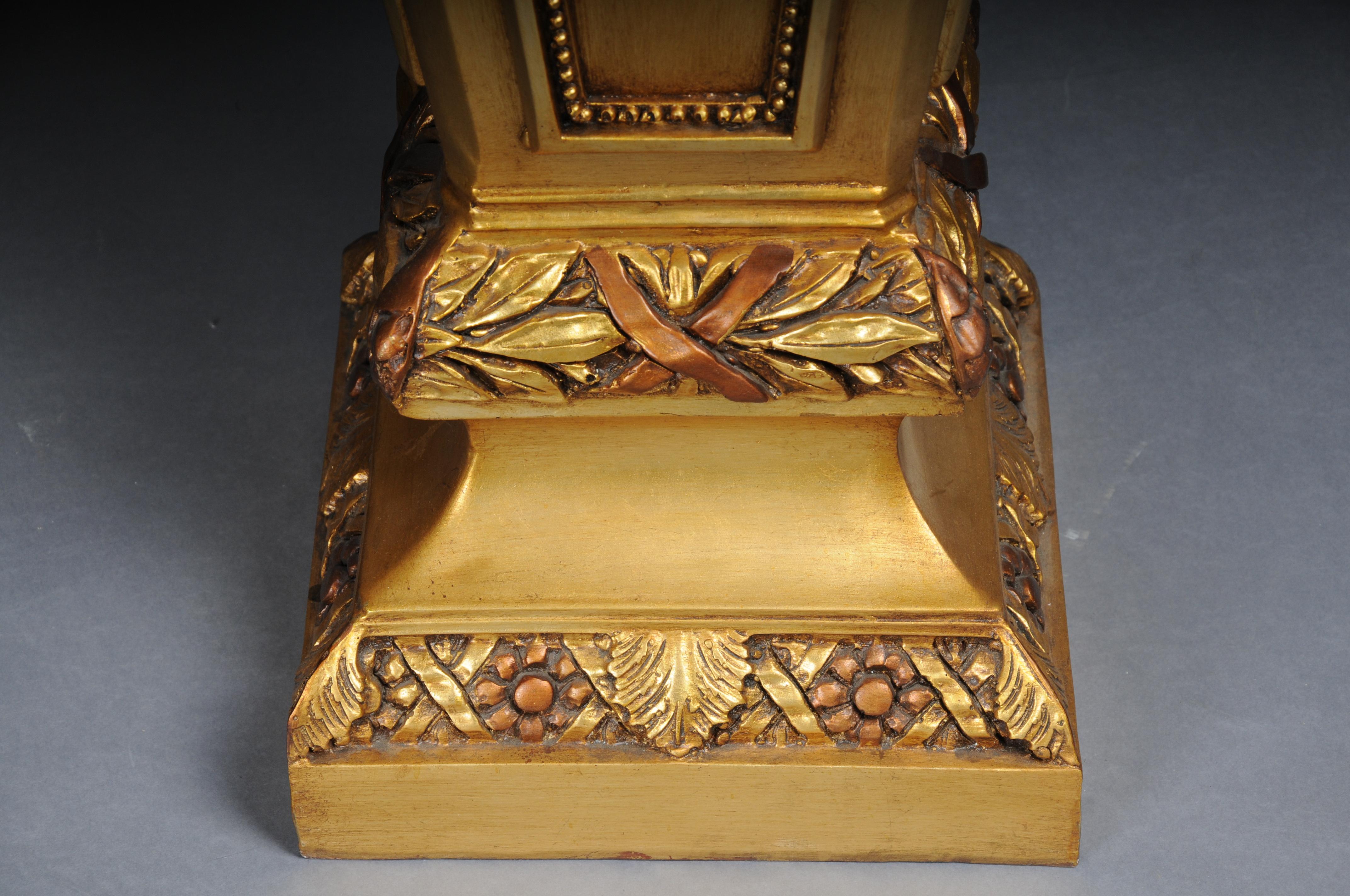 Pareja (2) de magníficas columnas/pedestales dorados, madera maciza, Siglo XX Madera en venta