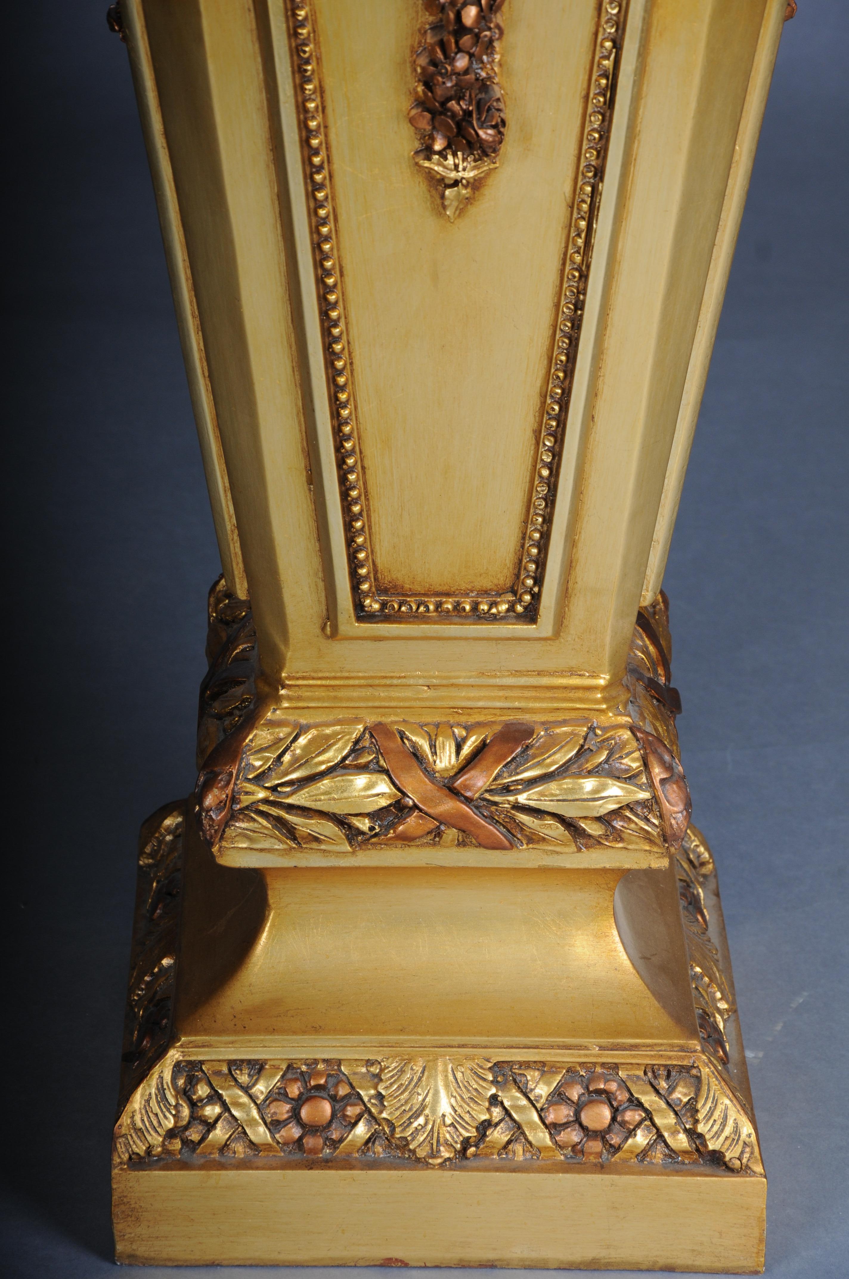 Pareja (2) de magníficas columnas/pedestales dorados, madera maciza, Siglo XX en venta 2