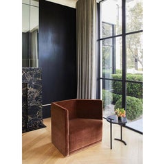 Coppia di tavolini moderni minimalisti realizzati a mano in fusione di acciaio annerito e cerato