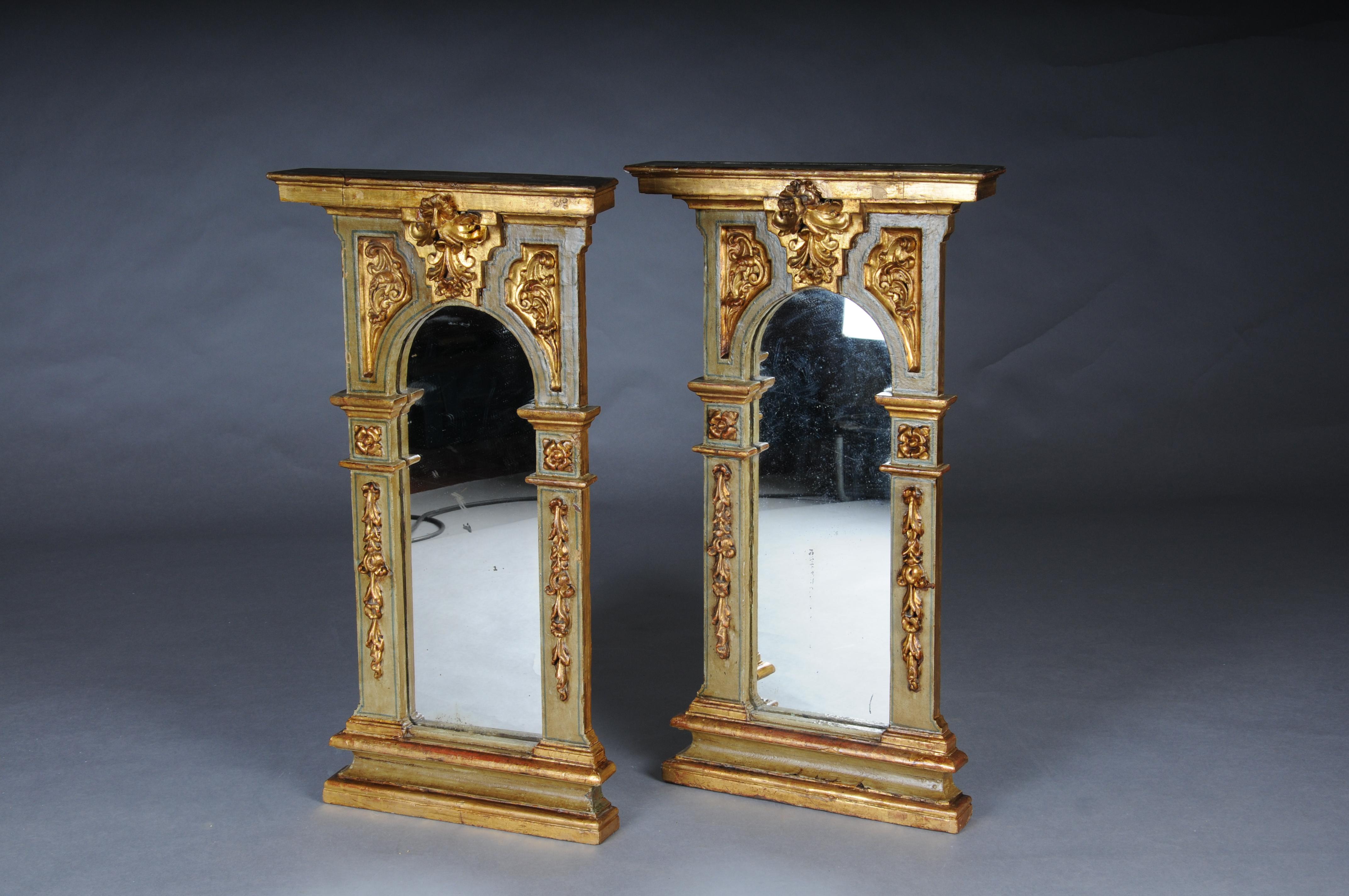 Intagliato a mano Coppia (2) di specchi da parete antichi di qualità museale, dorati, circa 1830 in vendita