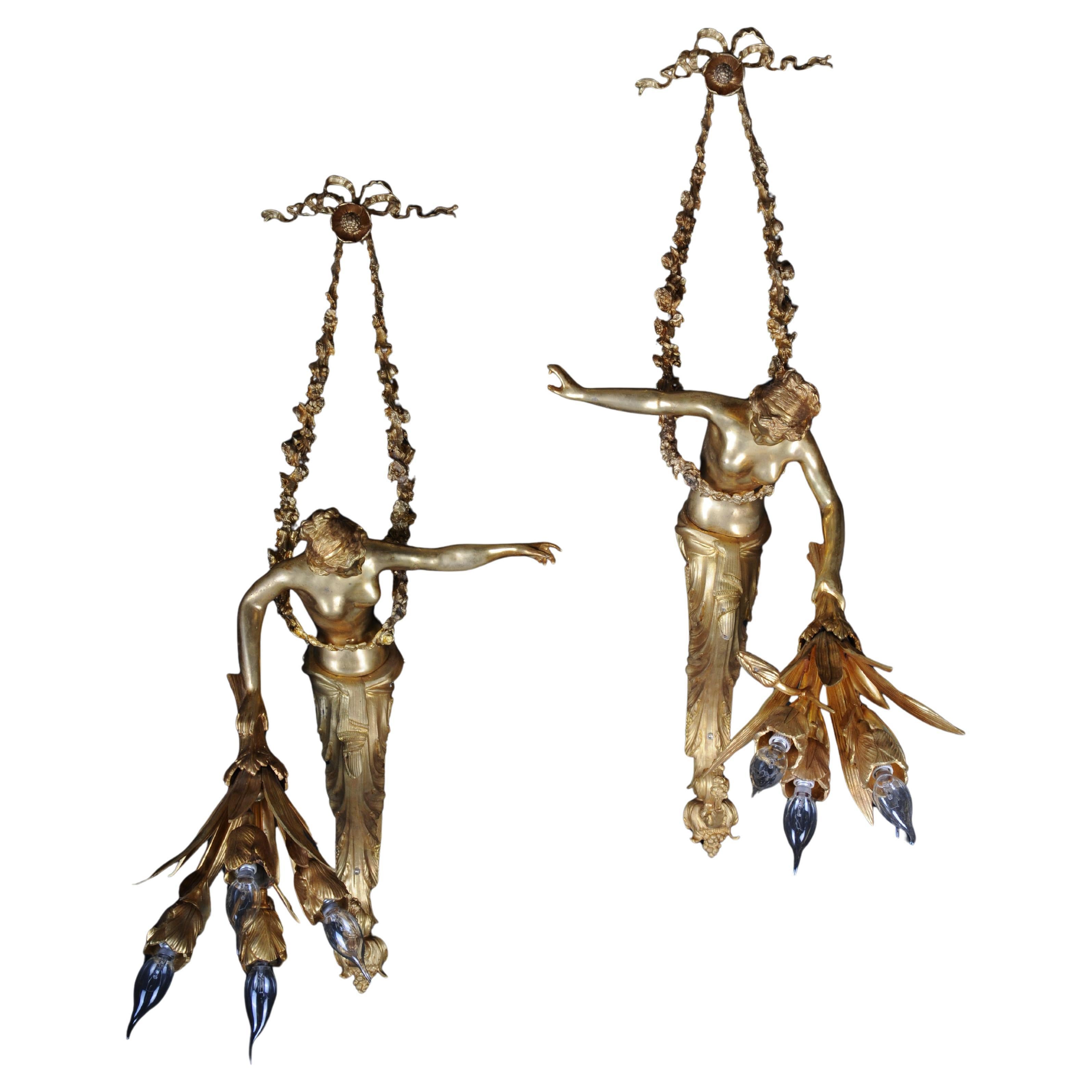 Paire (2) d
appliques françaises uniques, bronze doré, Paris, 20e siècle