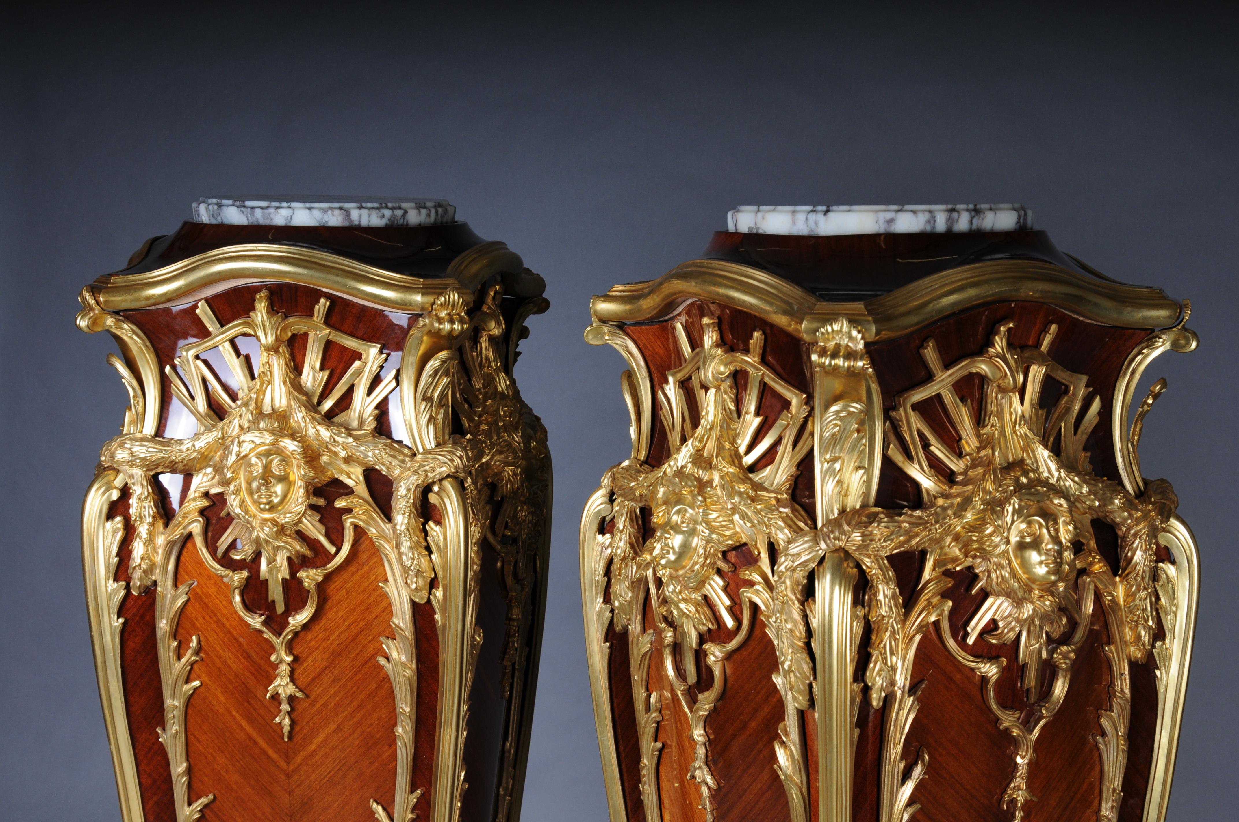 Pair (2) royal pedestals/columns, 20th century, gilded For Sale 8