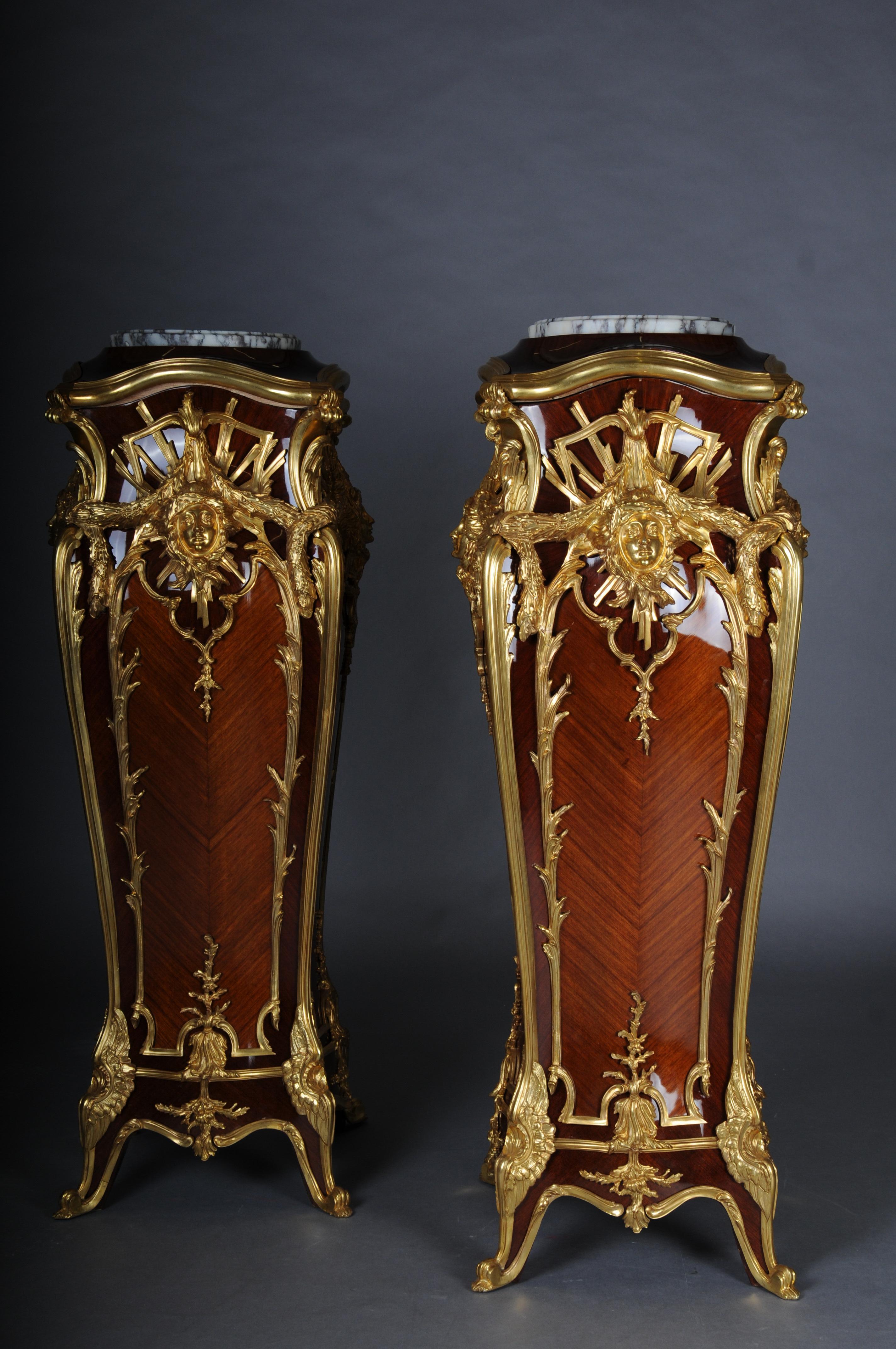 Pair (2) royal pedestals/columns, 20th century, gilded

Solid beech wood, cambered body with rich and high quality marquetry/inlaid veneer work. High-quality gilded bronze with fine chasing. Very high-quality processed master work.

A pair (2) of