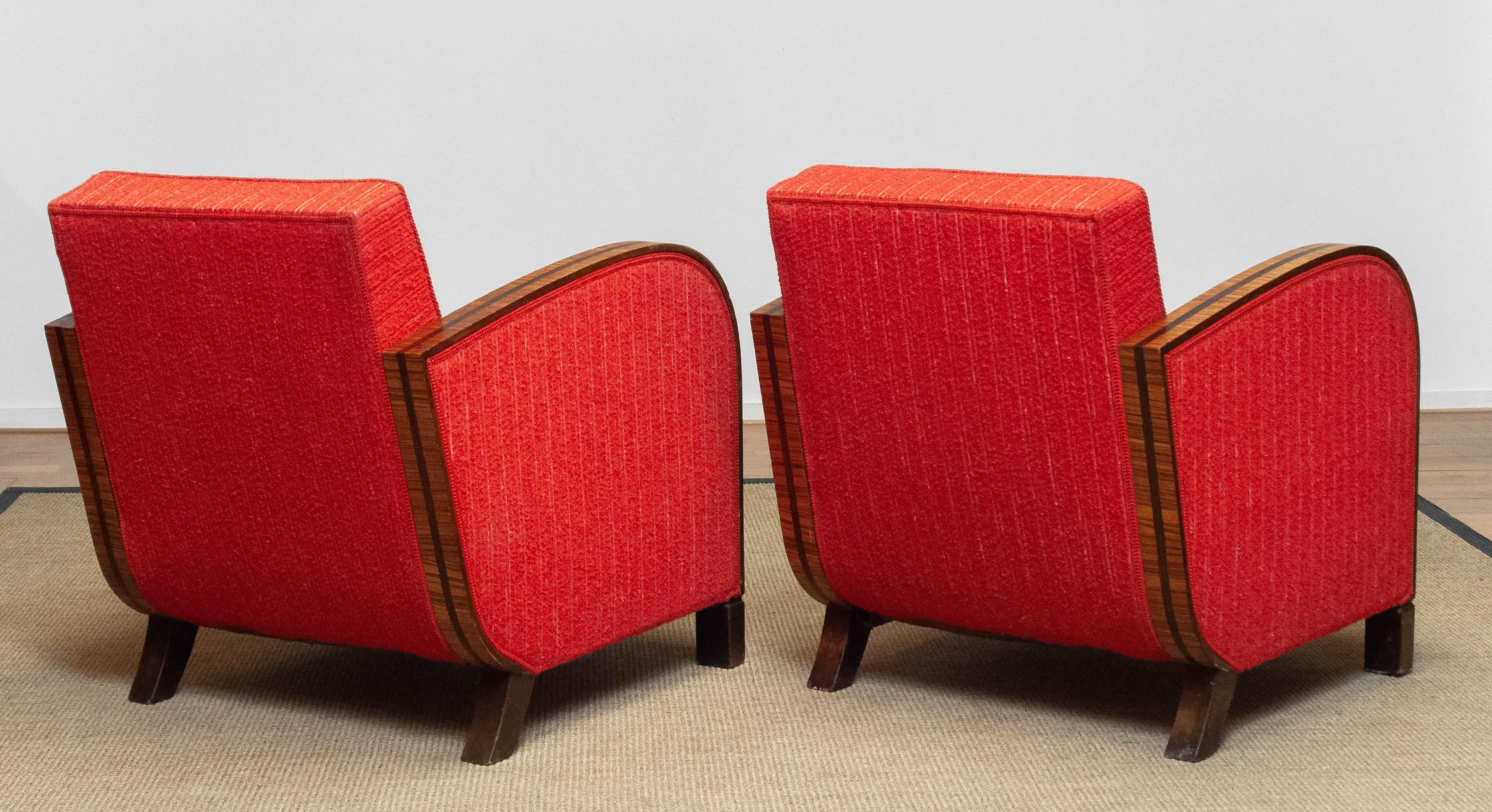 Early 20th Century Pair '20 Art Deco Club Lounge Chairs Veneered Armrests Red Bouclé Fabric Sweden