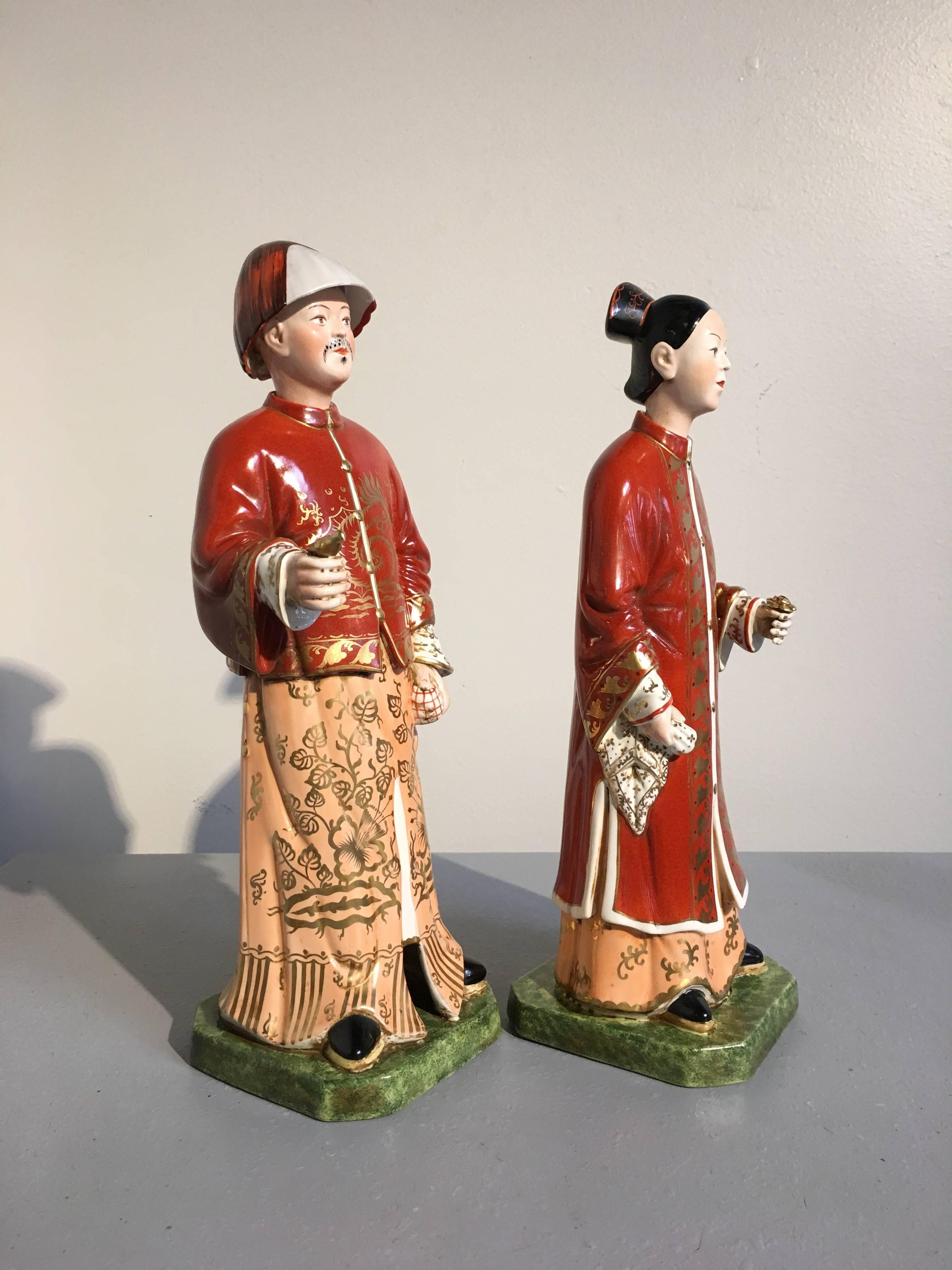 Chinoiseries Paire de figurines à tête tombante en porcelaine de style chinoiserie italienne, milieu du XXe siècle, Italie en vente