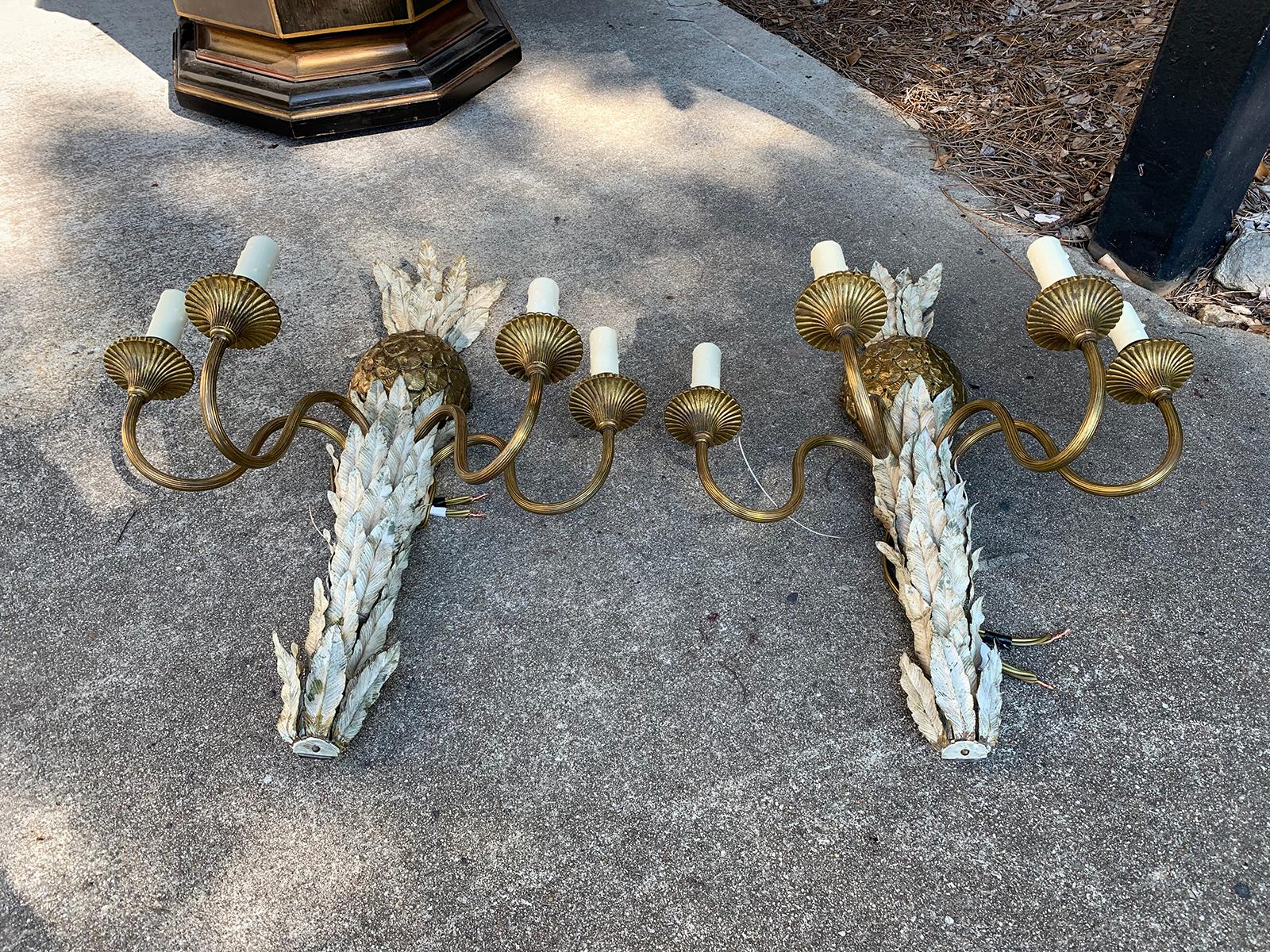 Pair of 20th Century Gilt Bronze and Painted Tole Four-Arm Pineapple Sconces For Sale 8