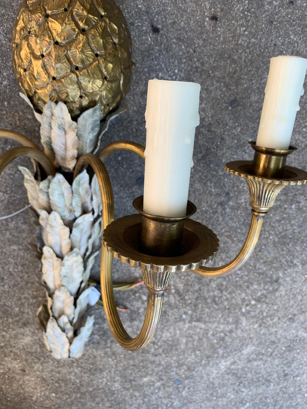 Pair of 20th Century Gilt Bronze and Painted Tole Four-Arm Pineapple Sconces For Sale 1