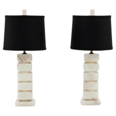 Coppia di lampade italiane in alabastro bianco del XX secolo