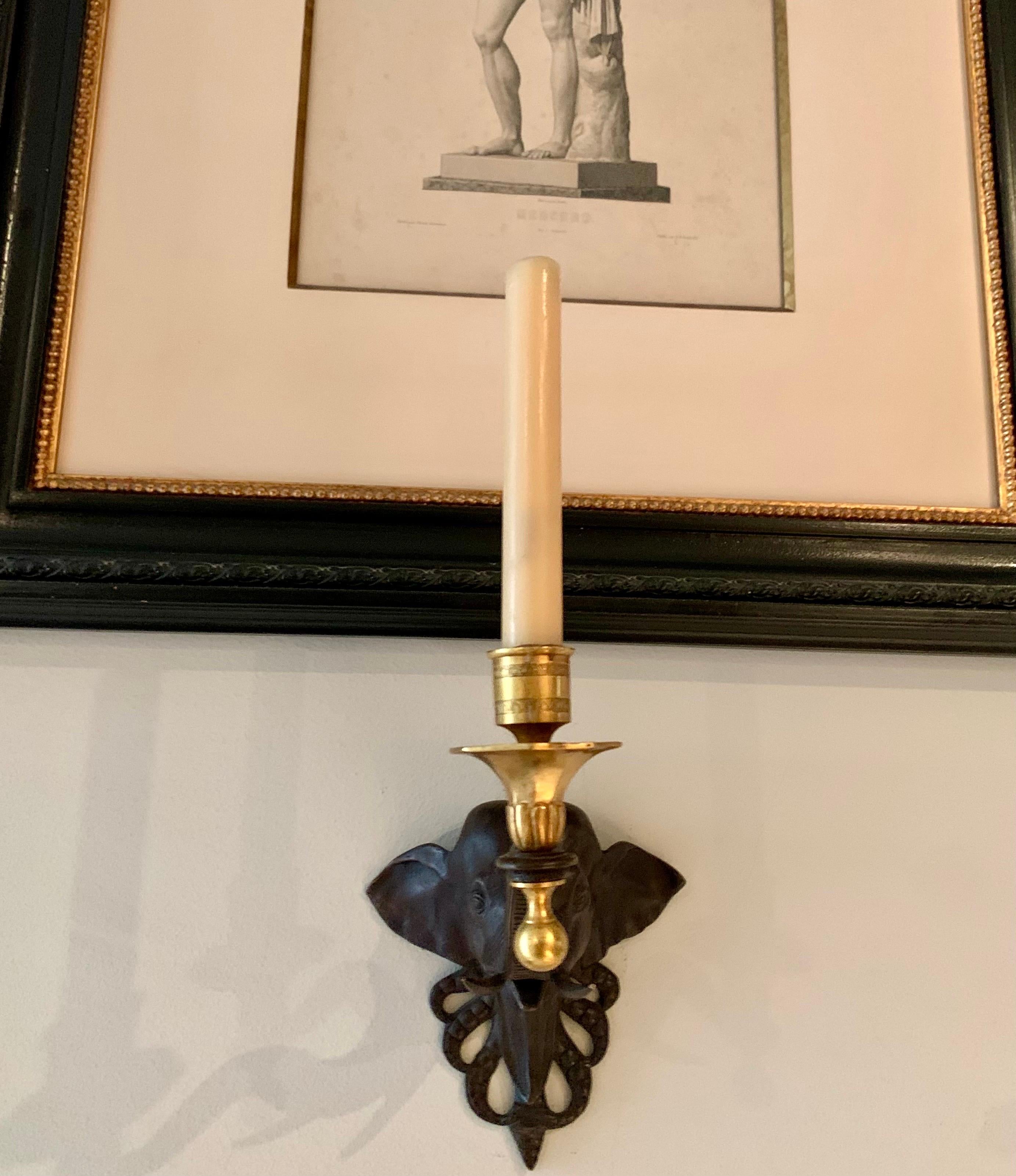 Paar 20. Jahrhundert Regency-Stil  Bronze und Ormolu  Kerzenständer Sconces im Angebot 7