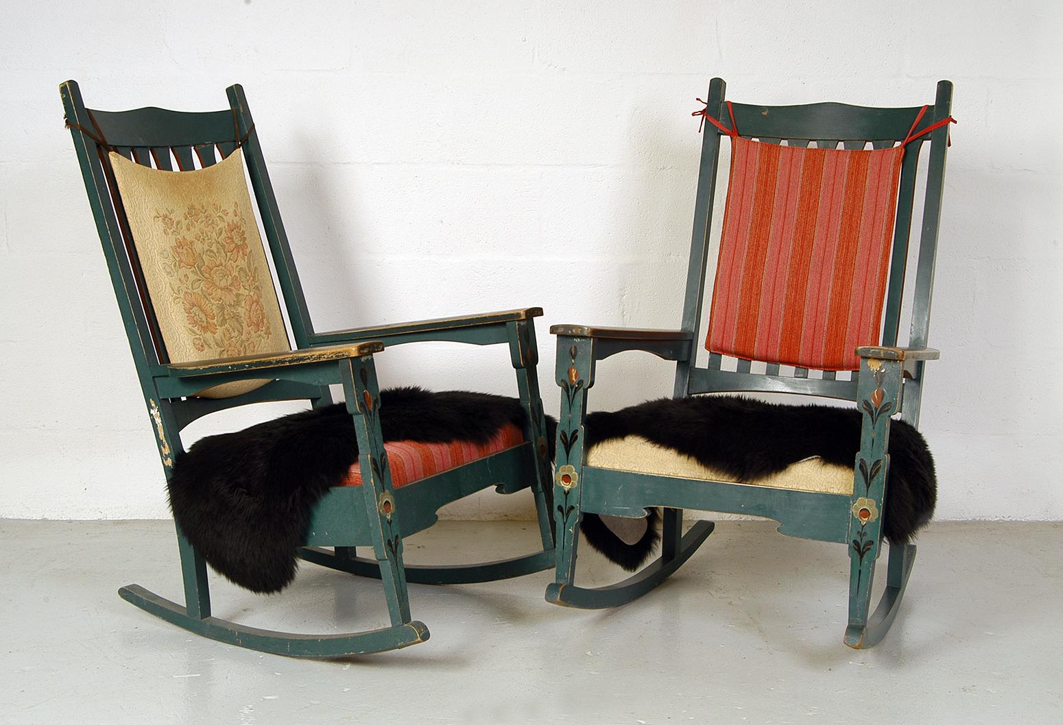 20th Century Swedish Dalarna Folk Art Painted Scandinavian Rocking Chairs, Pair In Good Condition In Sherborne, Dorset