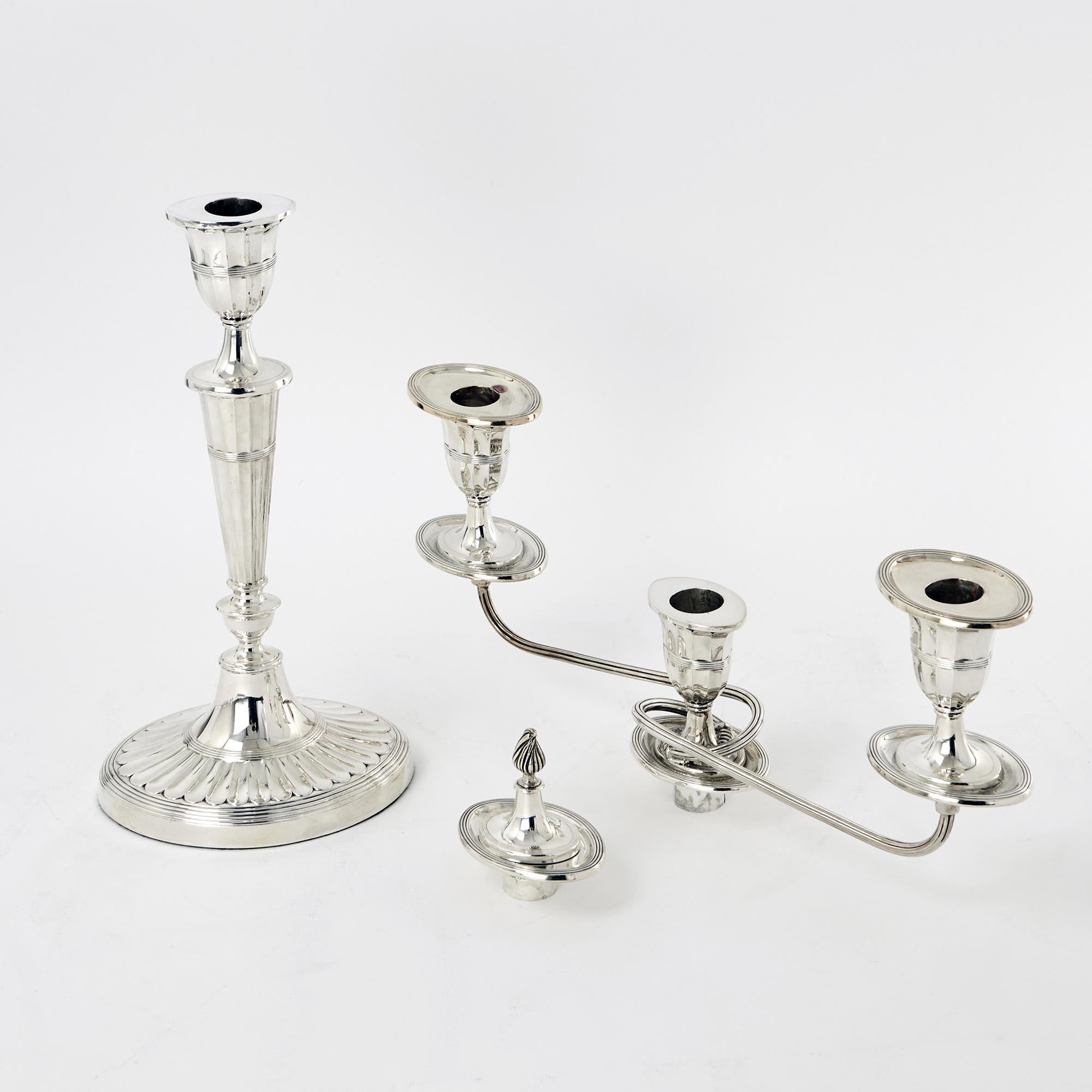 Argento 925 Coppia di candelabri in argento a 3 luci in stile Giorgio III in vendita