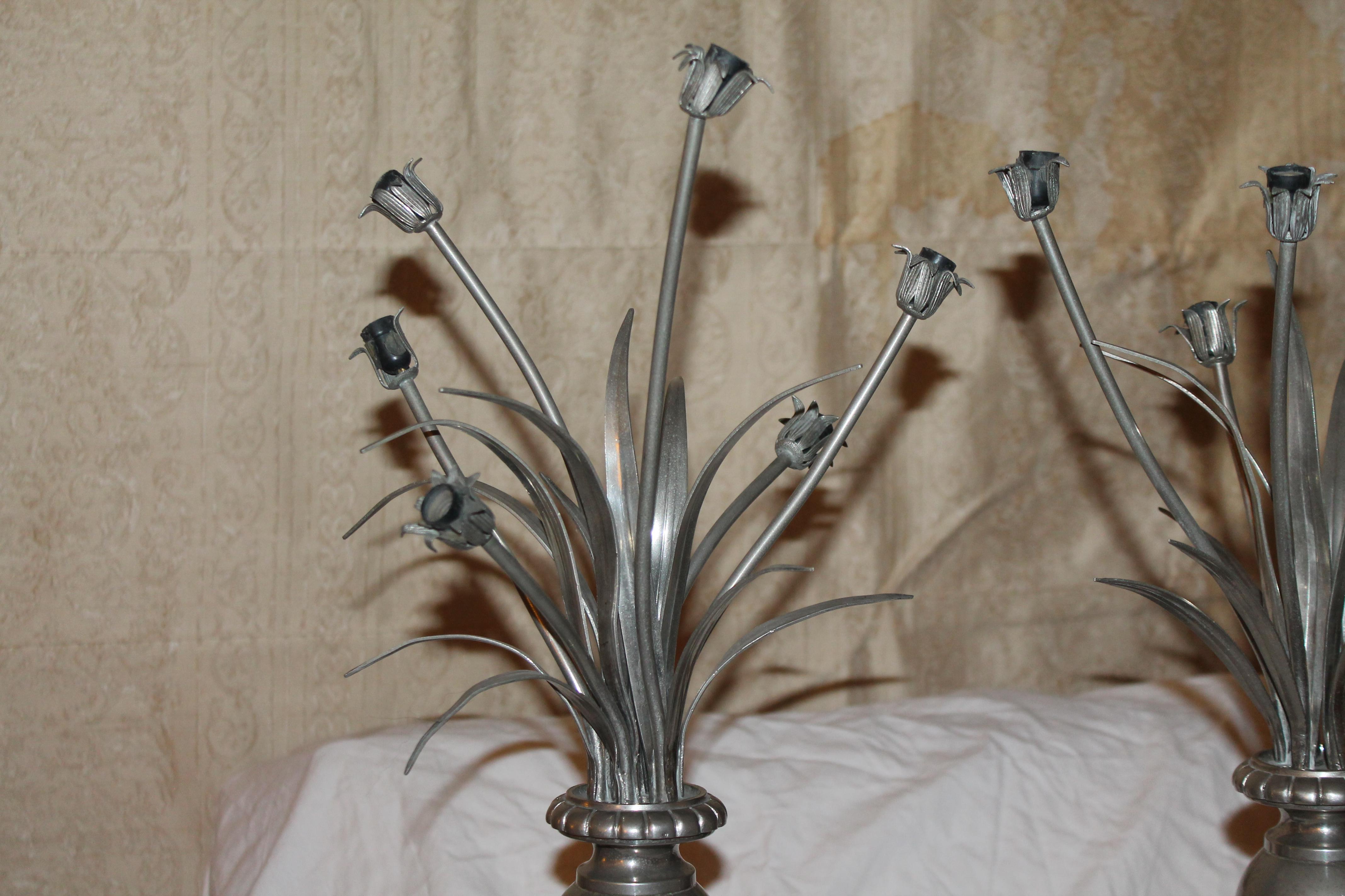 Pair 30s French Art Deco Silver Bronze Vase Flower Feuillage Accent Table Lamps For Sale 10