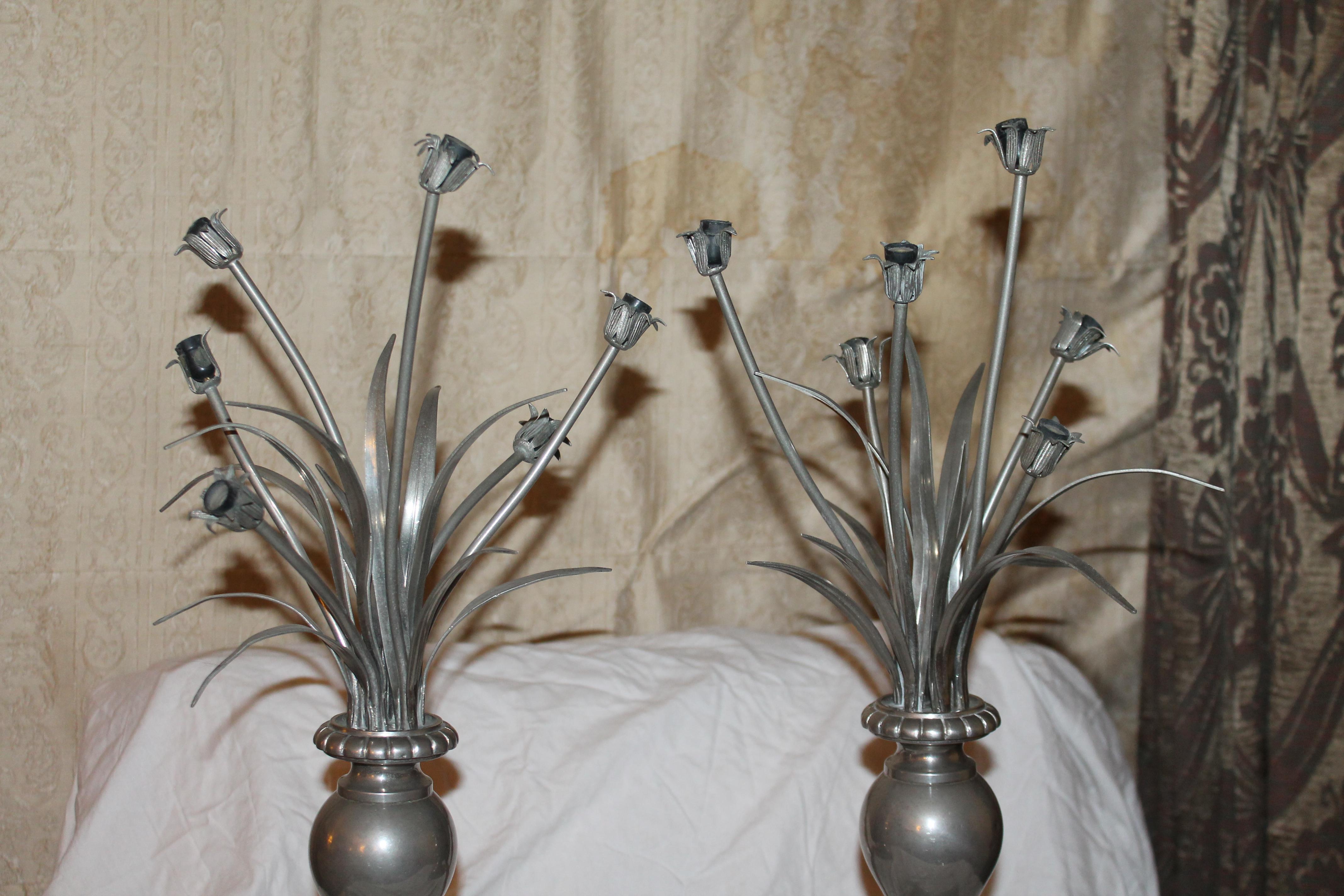 Pair 30s French Art Deco Silver Bronze Vase Flower Feuillage Accent Table Lamps In Good Condition For Sale In Opa Locka, FL