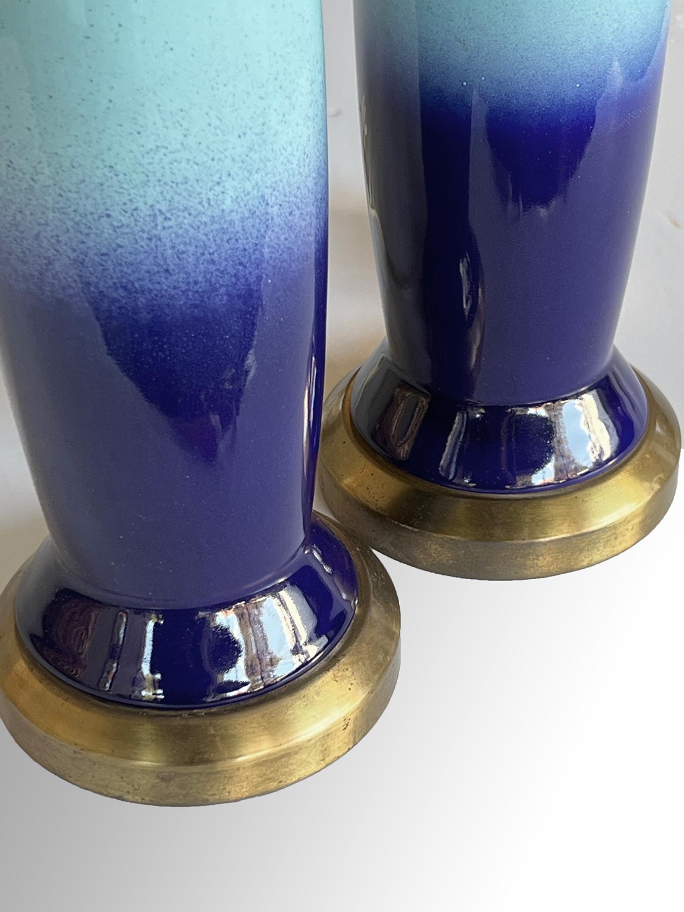 Paire de lampes italiennes des années 60 en céramique émaillée en forme de bouteille Bon état - En vente à San Francisco, CA