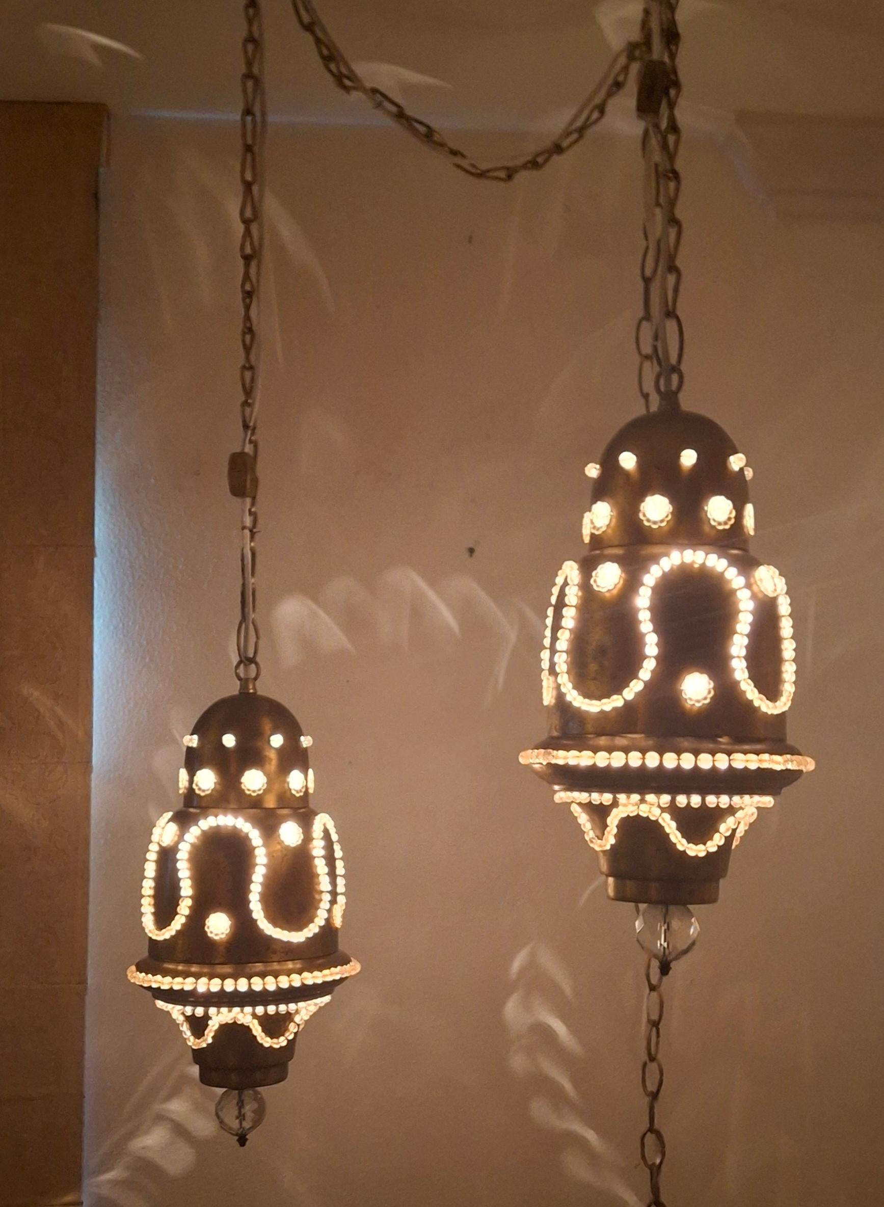 Paire de lanternes suspendues de style marocain/moderne des années 60 en laiton et cristal perlé en vente 5