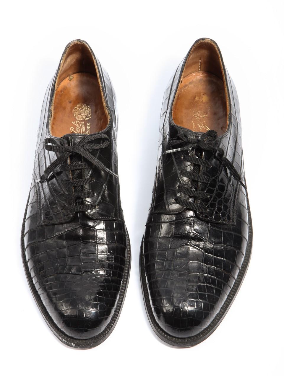 Pair of gentleman's rare and wonderful black crocodile shoes provenance Indian prince made 1920 by A.Gillet Paris gold embossed on interior maker to the Tsar and Kind Edward VII  352, Faubourg St-Honore Paris. The uppers are in excellent condition.