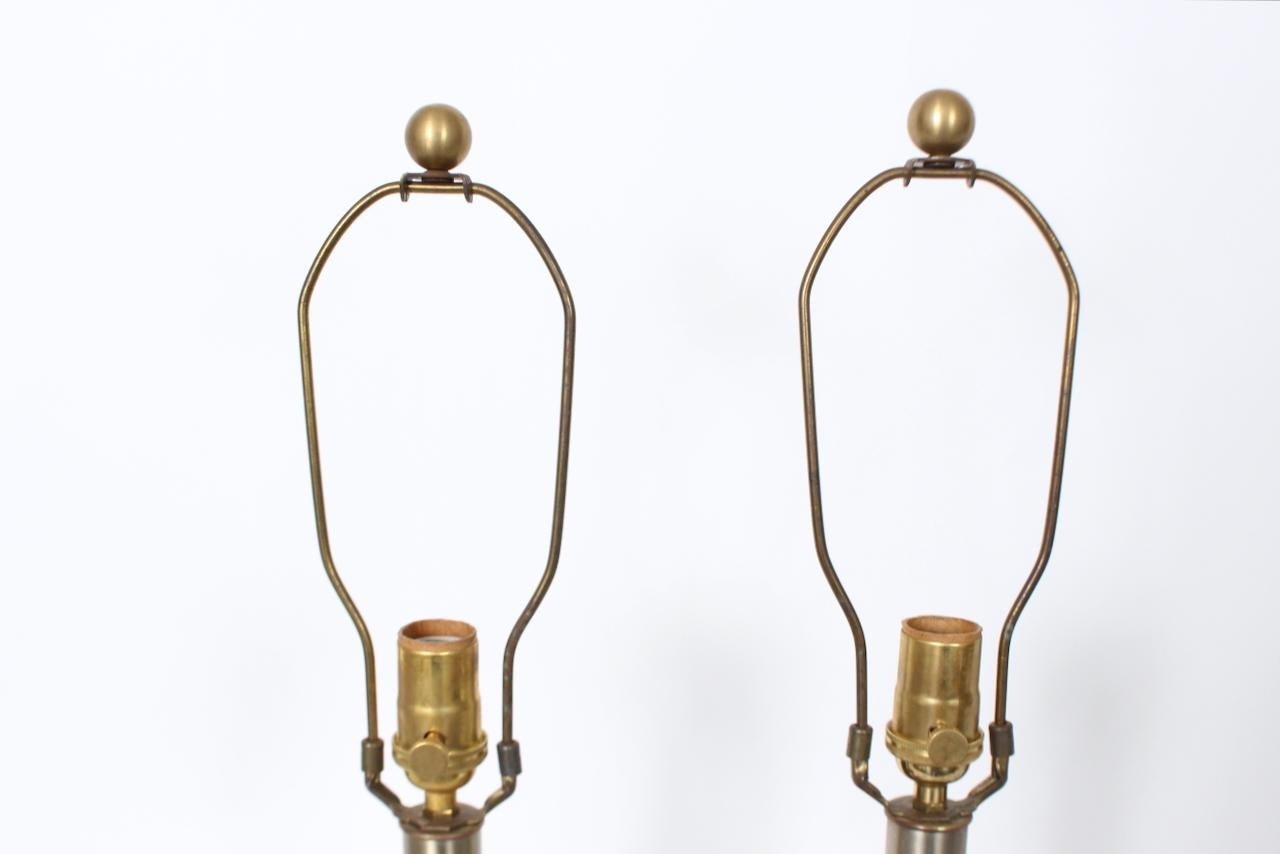 Paire de lampes de table de style Adrian Pearsall Modernity en noyer et acier brossé en vente 6