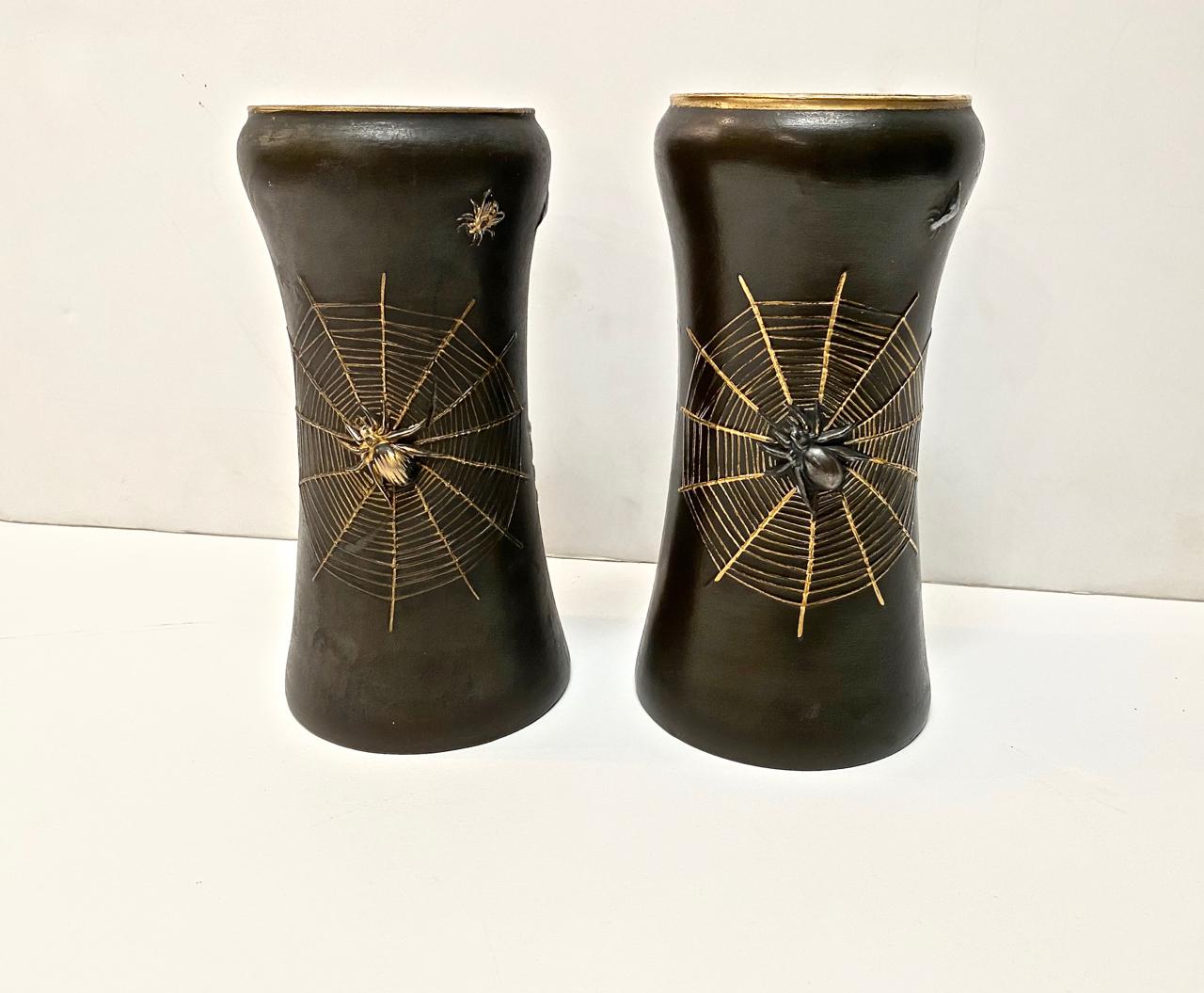 Pair of Aesthetic Movement Vases In Good Condition For Sale In Pasadena, CA