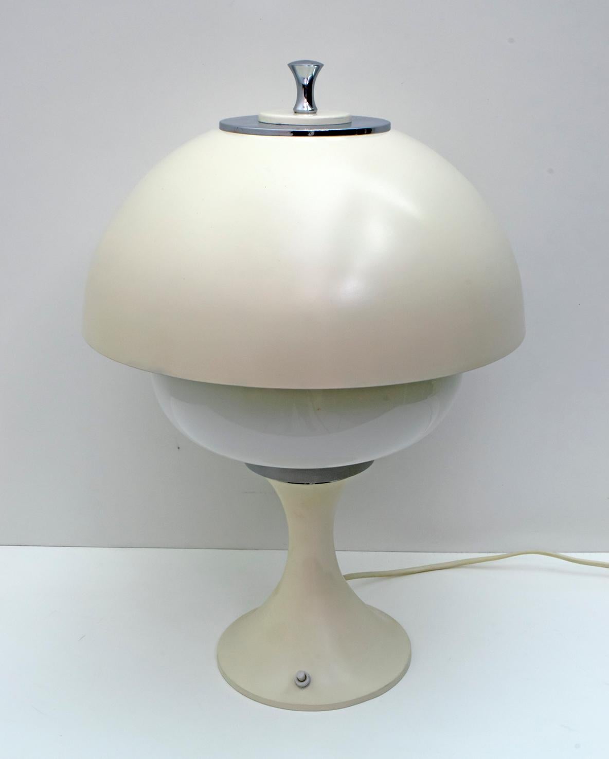 Pair of After Gaetano Sciolari Midcentury Italian Lamps, 1960s In Good Condition For Sale In Puglia, Puglia