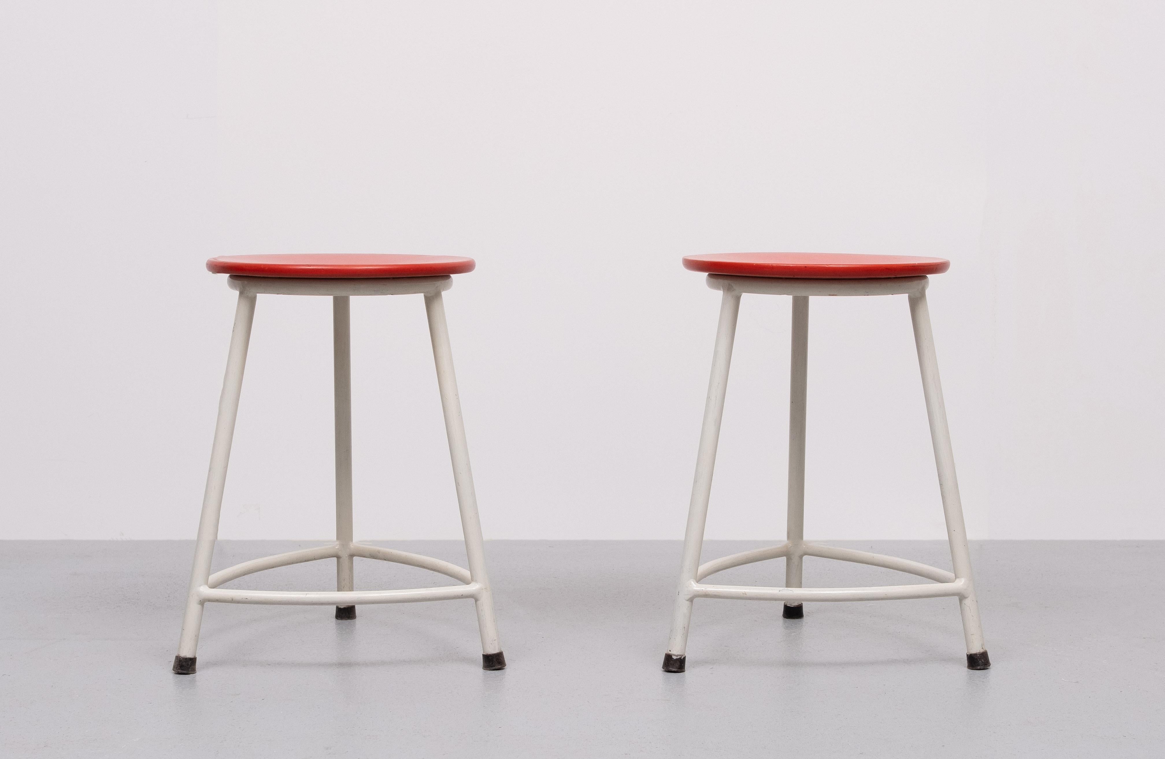 Néerlandais paire  Tabourets Ahrend de Cirkel  Design Friso Kramer 1950s Hollande en vente