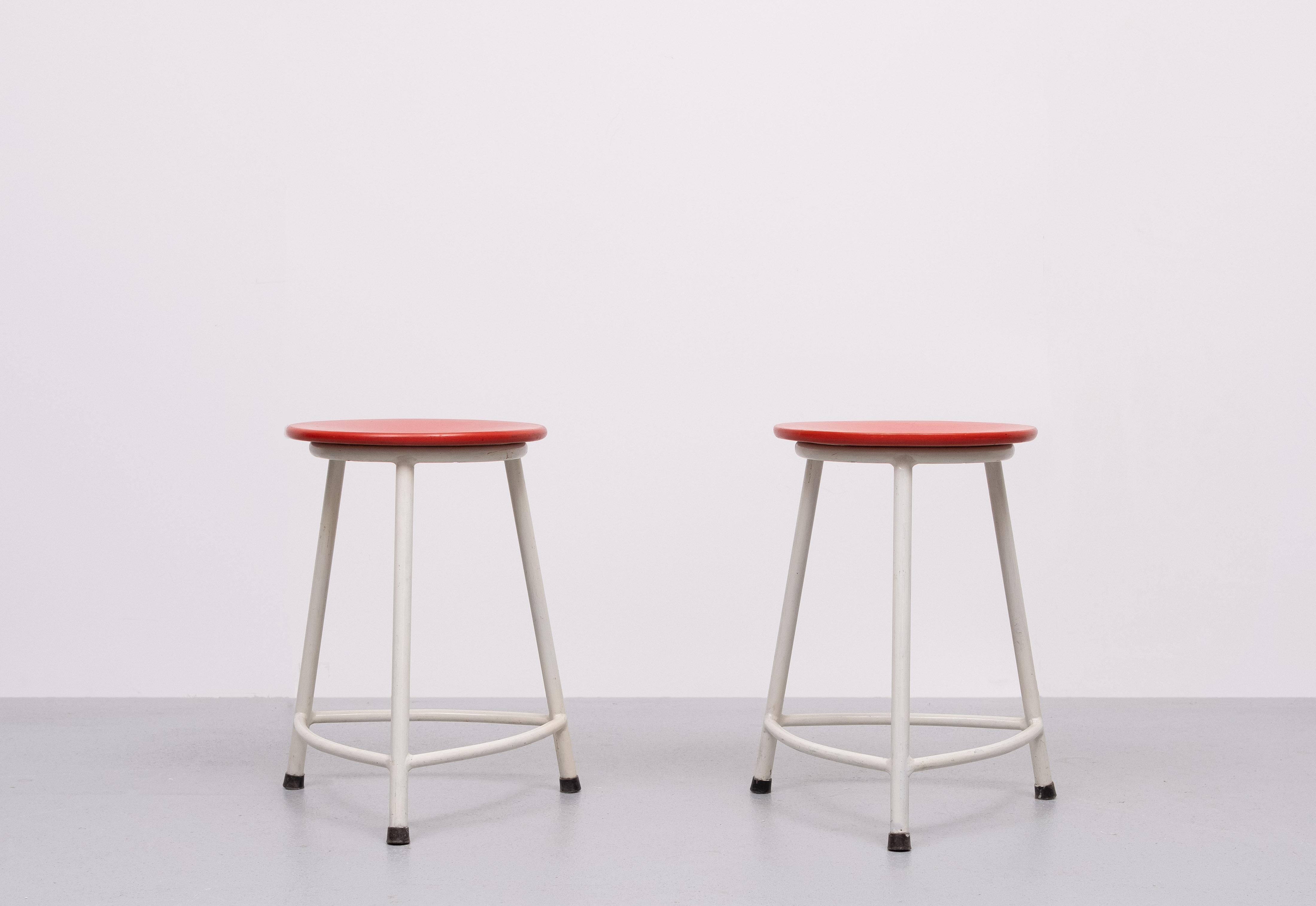 Métal paire  Tabourets Ahrend de Cirkel  Design Friso Kramer 1950s Hollande en vente