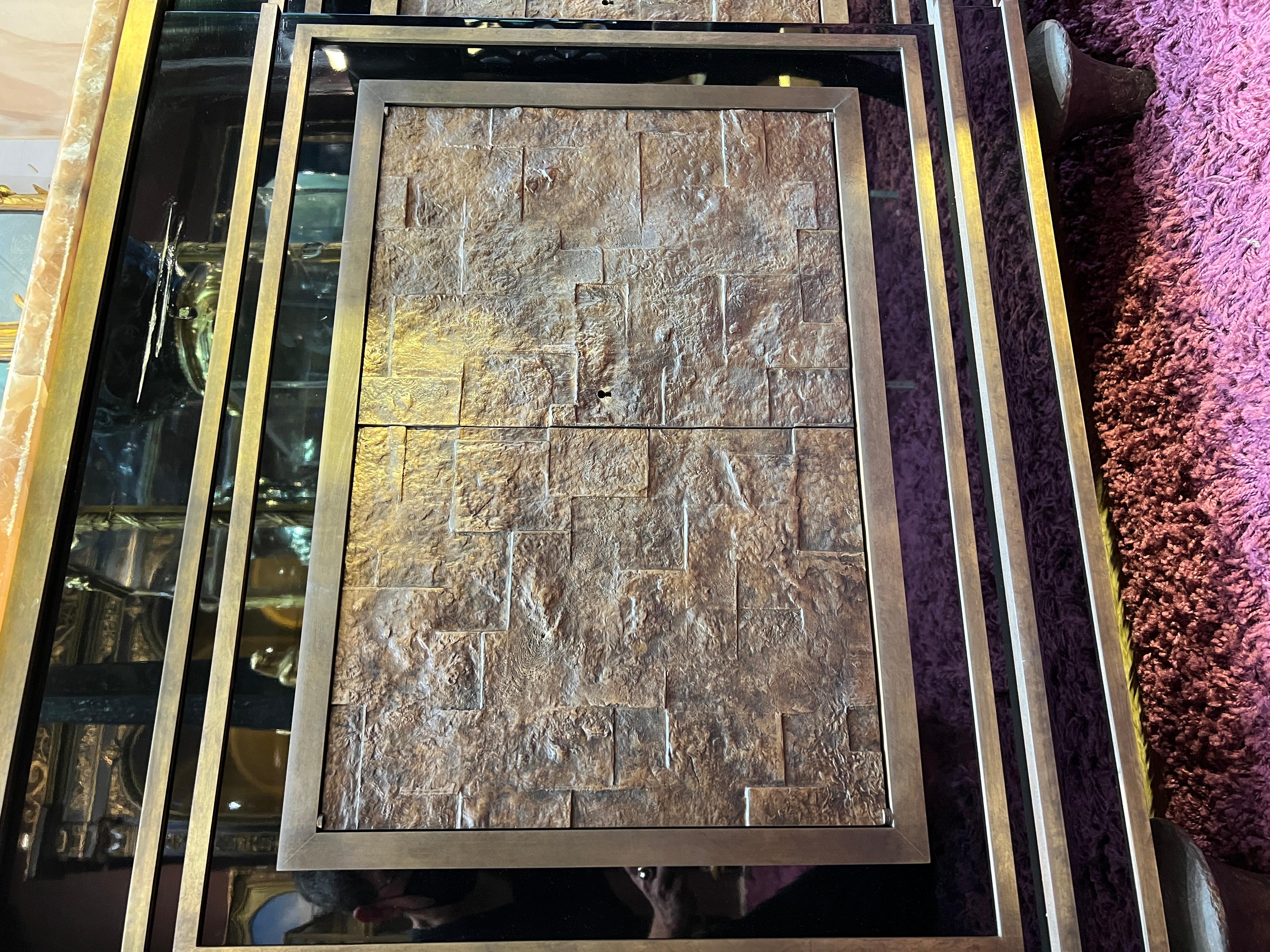 Pareja de armarios auxiliares de alabastro y bronce Estadounidense en venta