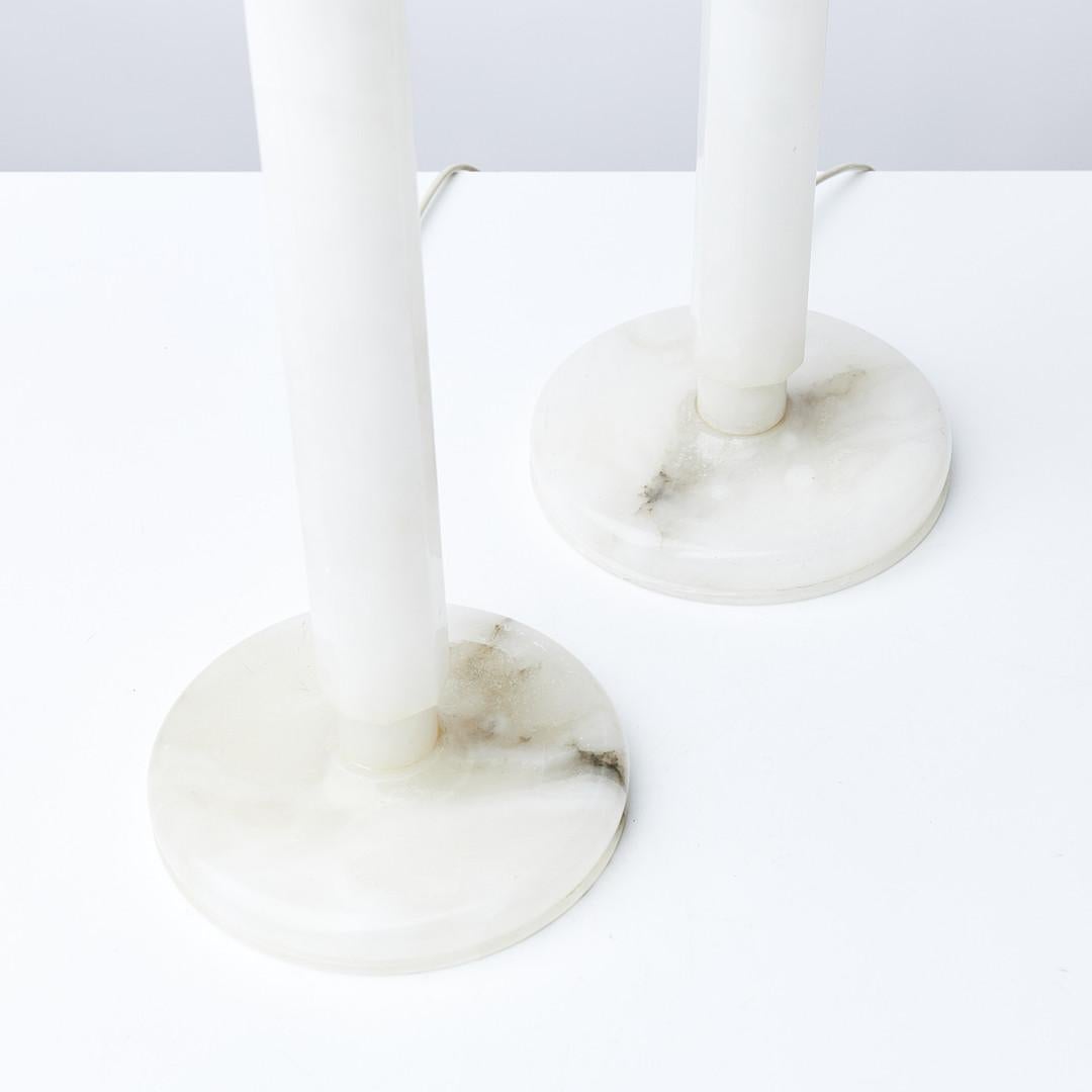 Français Paire de lampes de table en albâtre de style Jean Michel Frank  France 1960 en vente