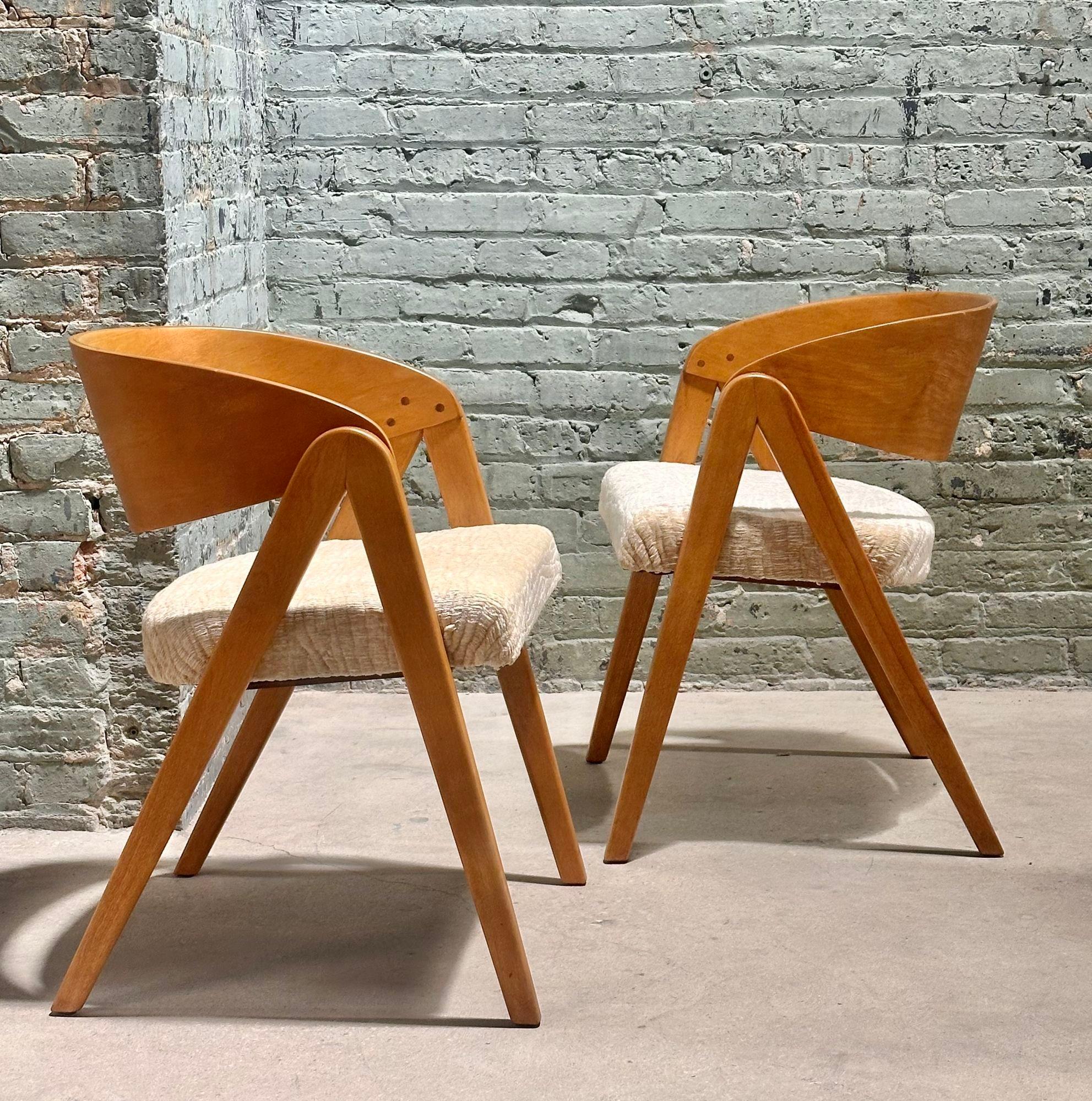 Pair Alan Gould Compass Dining/Side Chair, 1950. Restored and reupholstered.
Measure 27.5