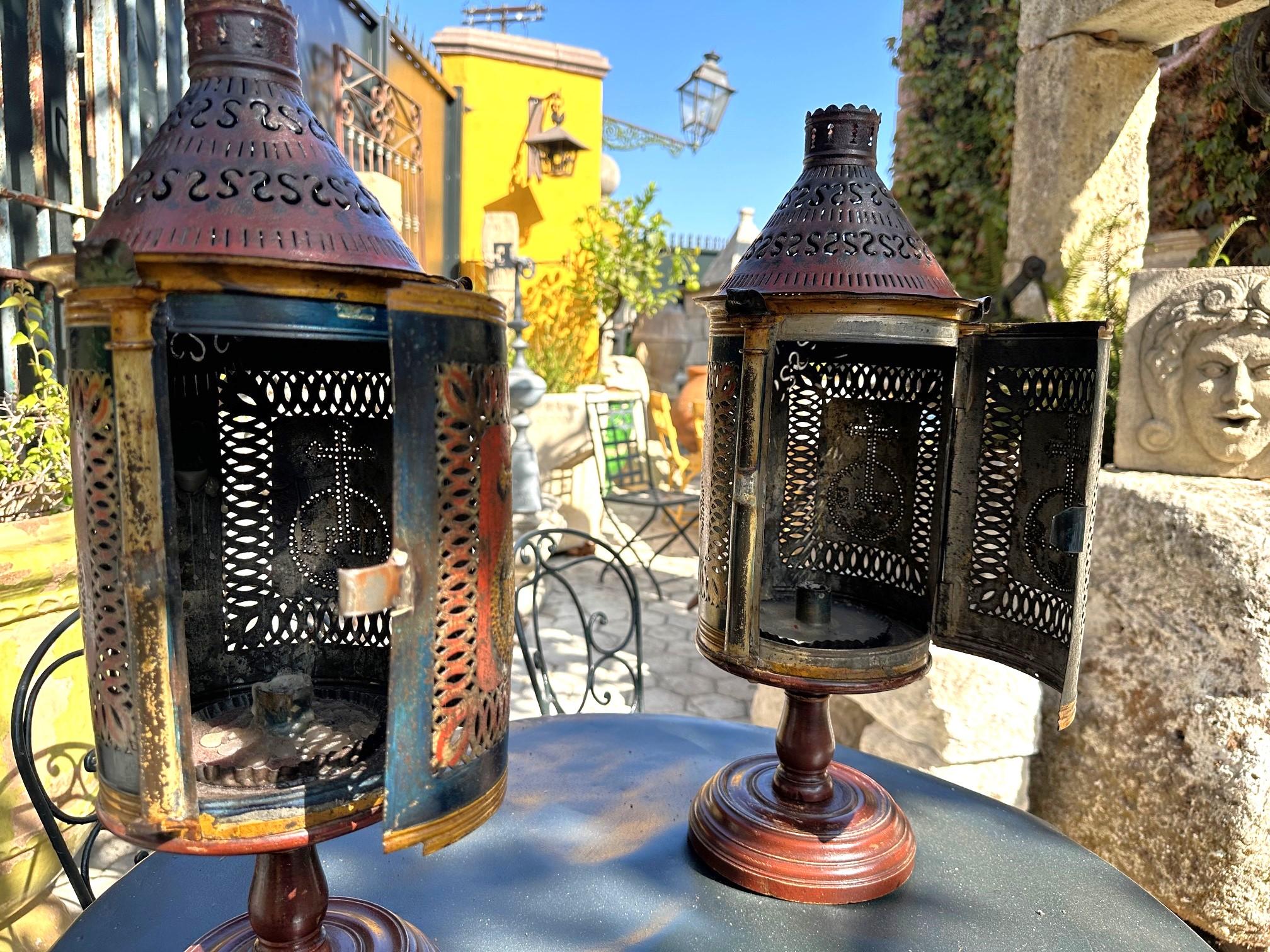 Paar Altarkerzenständer Laternen Tischlampen Dekorative Lights Rustikale Objects im Angebot 5