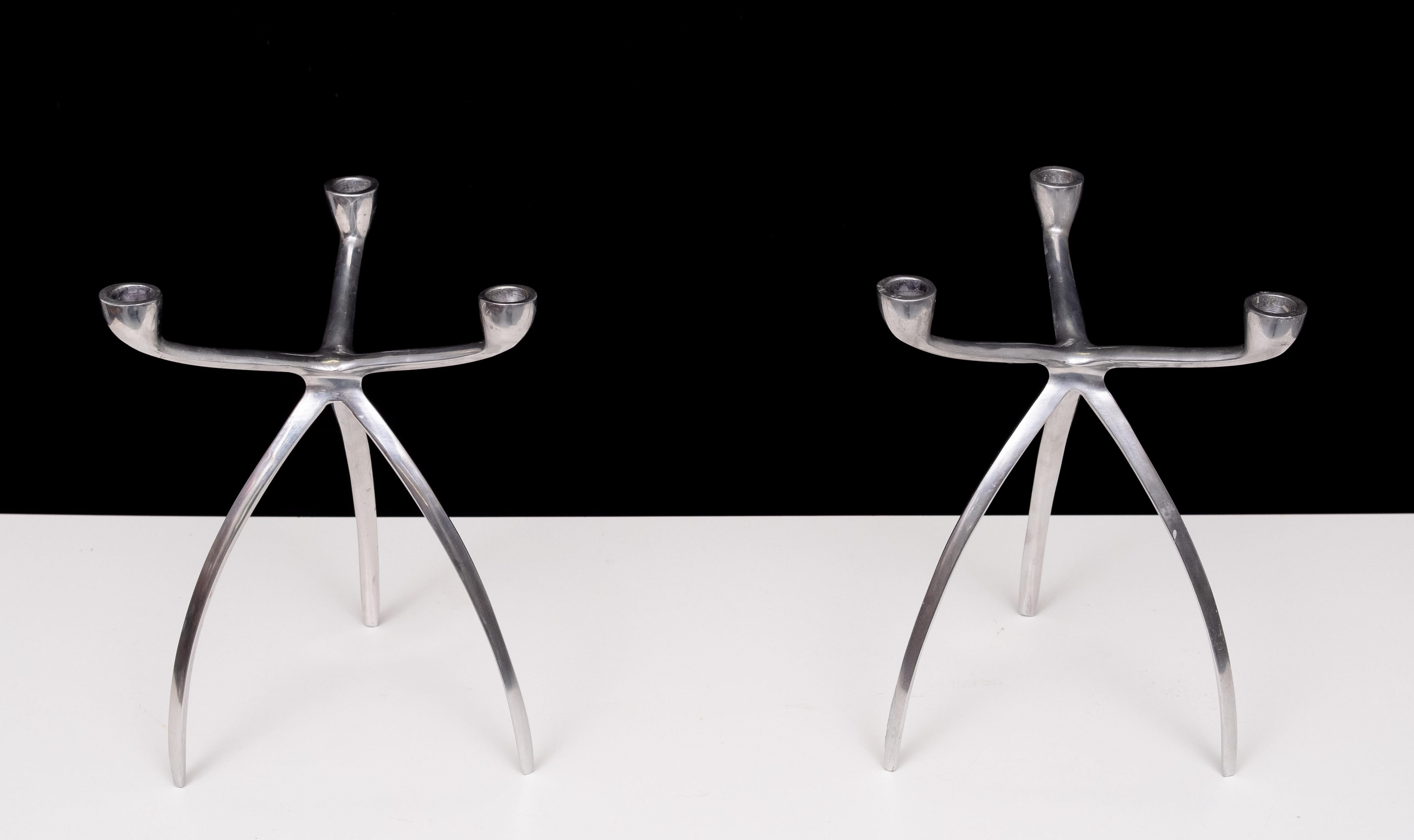 Fine XX secolo coppia Alluminio 3 bracci  Candele a forma di ragno  De Bijenkorf  1970s in vendita