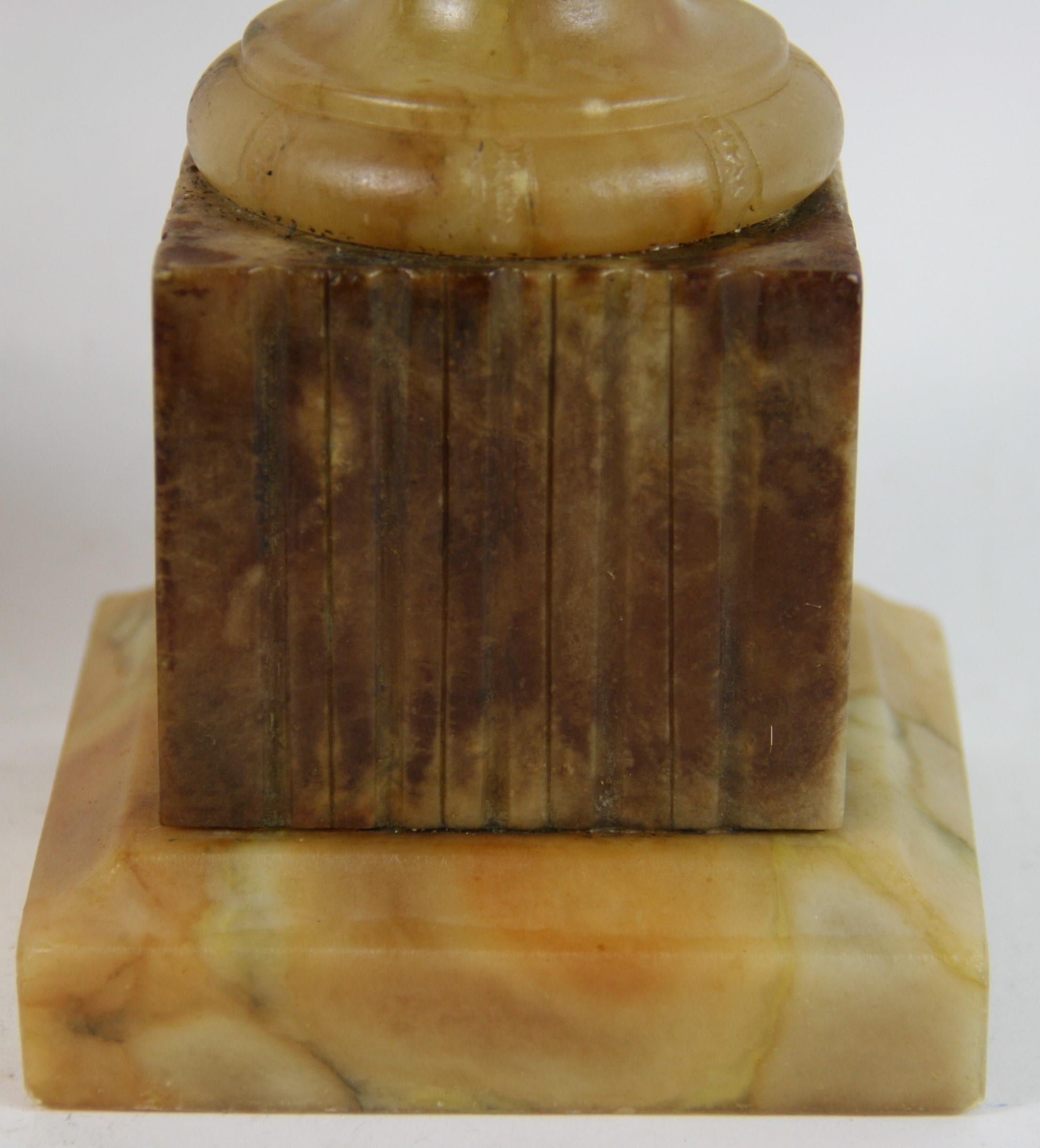 Mid-20th Century Pair of Amber Alabaster Urn Lamps, circa 1940s For Sale