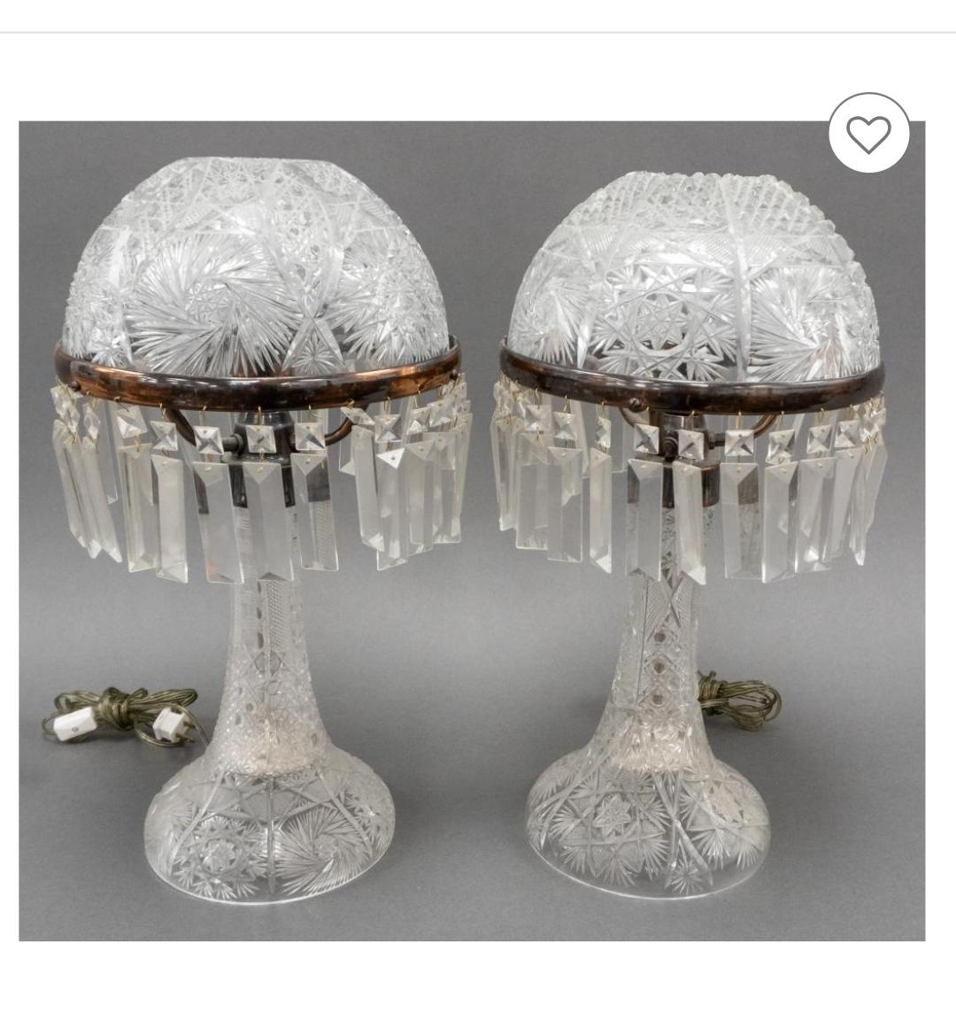 Rinascimento Coppia di lampade da tavolo americane in cristallo taglio brillante a fungo lustre in vendita