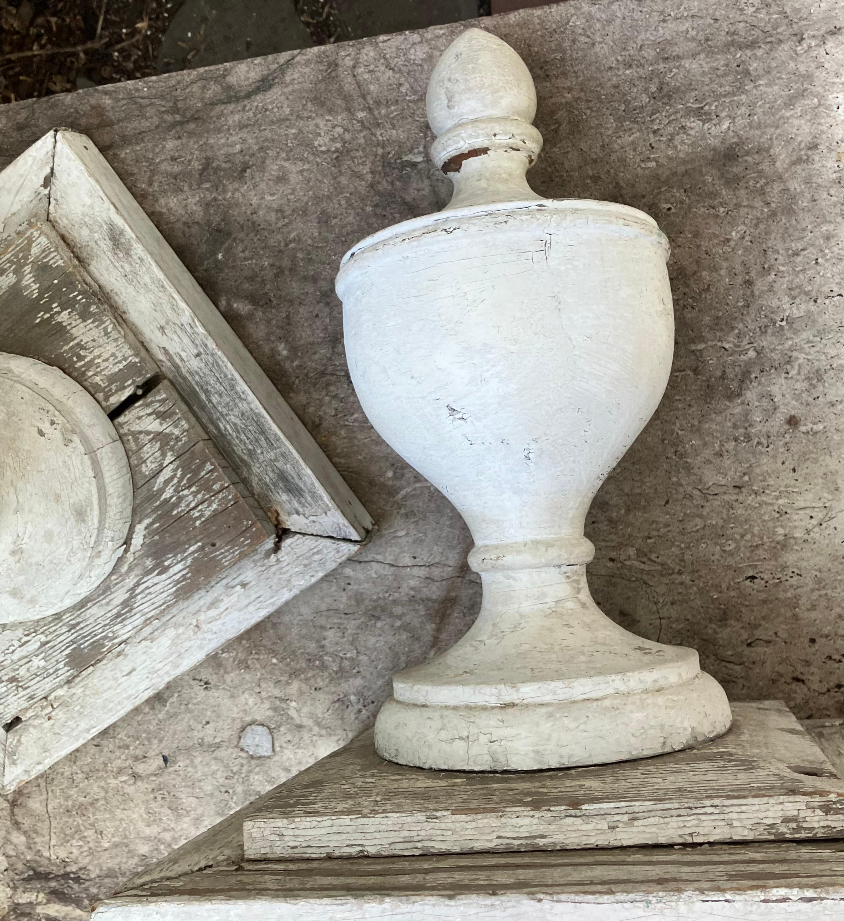Hand-Carved Pair American Carved Urn Finials For Sale