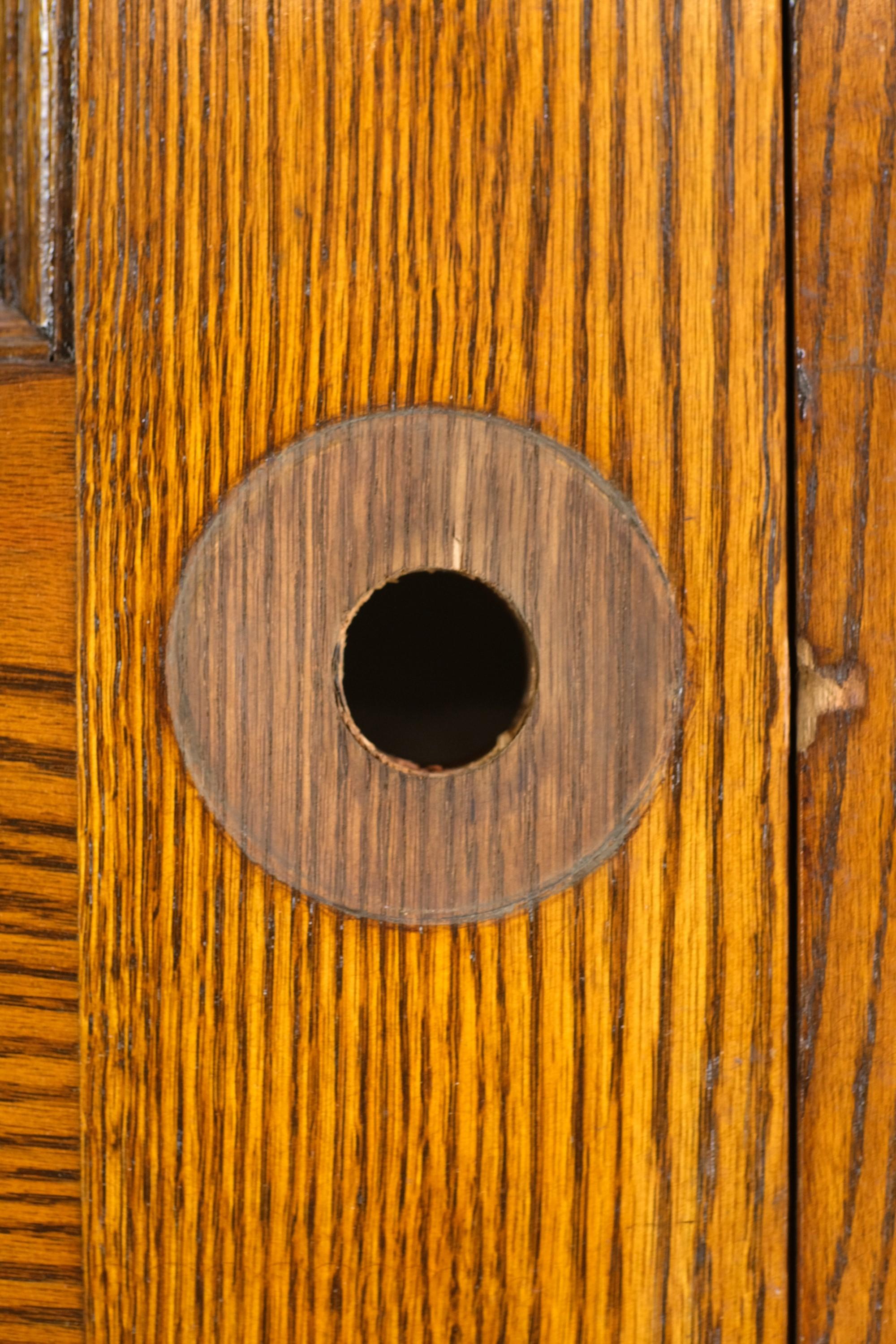Paar amerikanische Türen aus Kastanienholz mit vier Paneelen auf jeder Seite (Arts and Crafts)