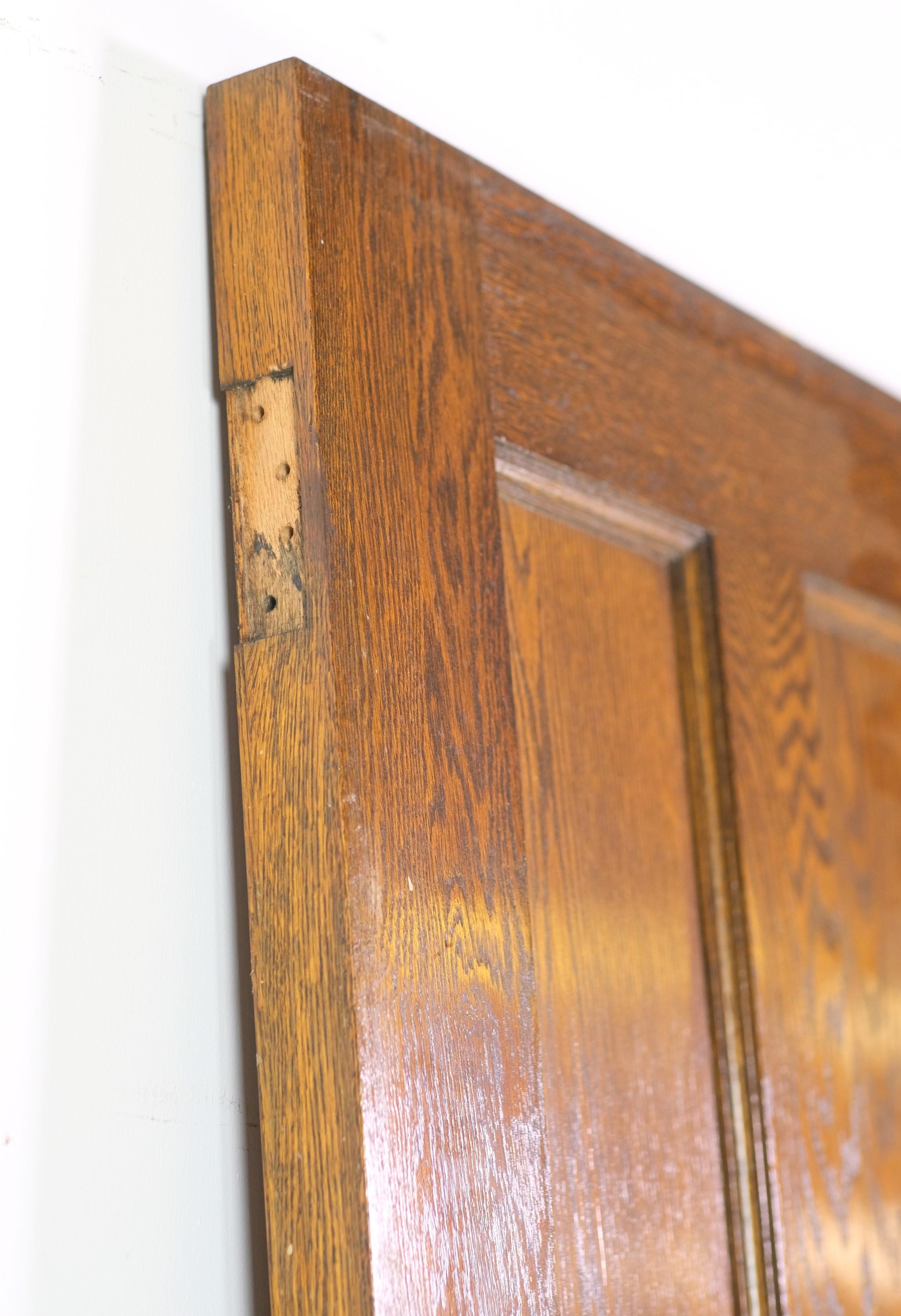 Paar amerikanische Türen aus Kastanienholz mit vier Paneelen auf jeder Seite im Zustand „Gut“ in New York, NY