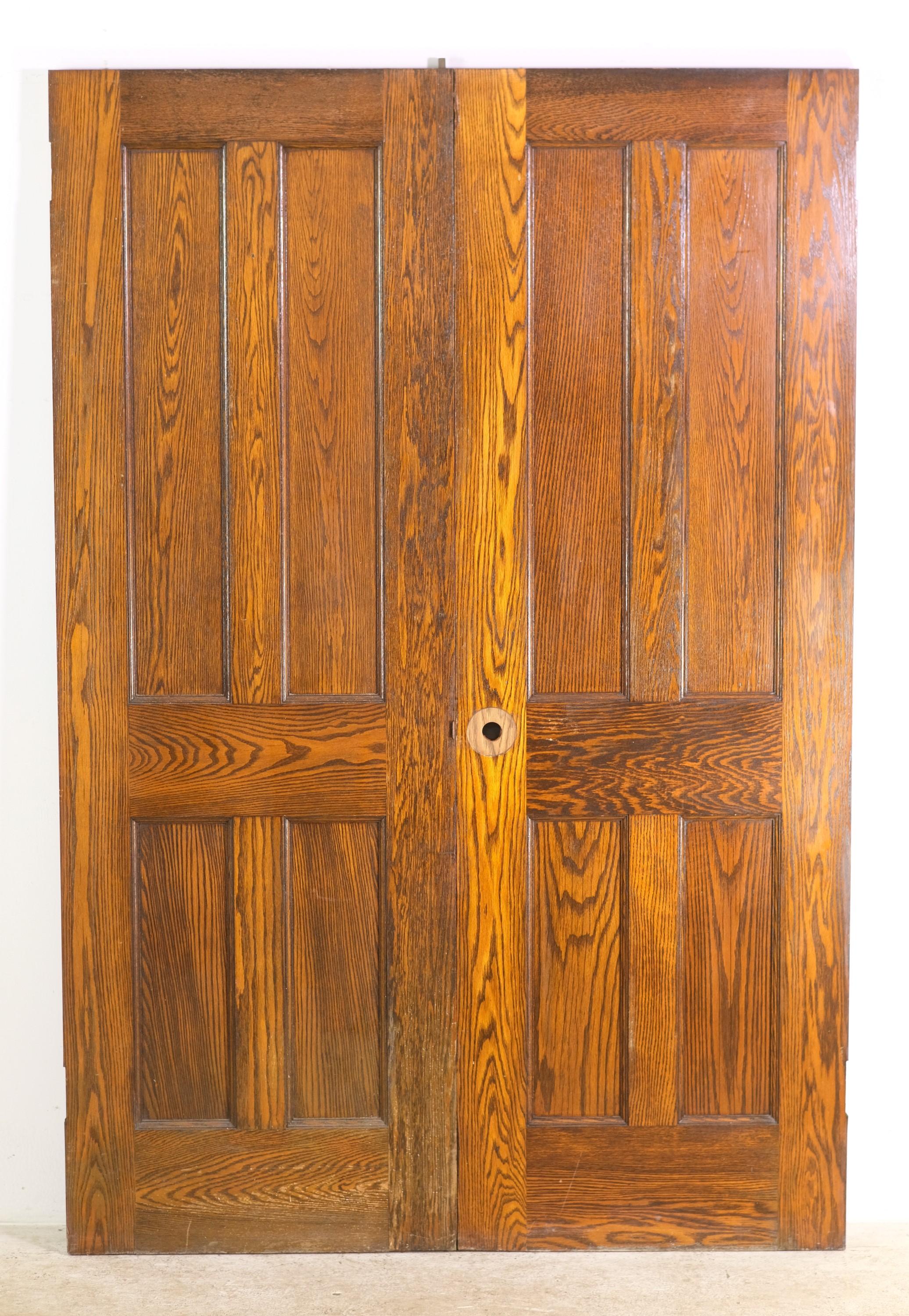 Paar amerikanische Türen aus Kastanienholz mit vier Paneelen auf jeder Seite 2