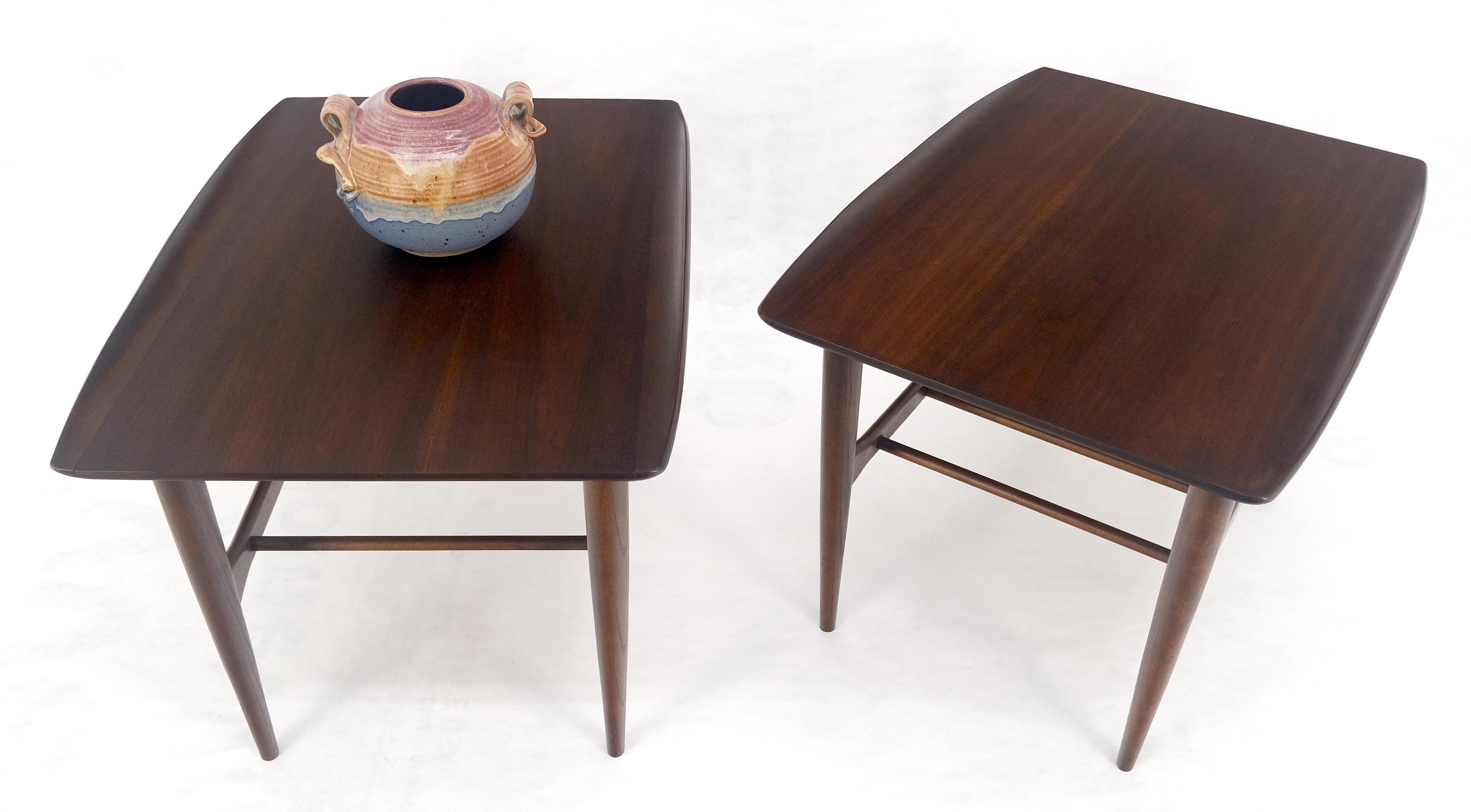 20ième siècle Pair American Mid Century Modern Walnut Rolled Edges End Side Tables MINT! en vente