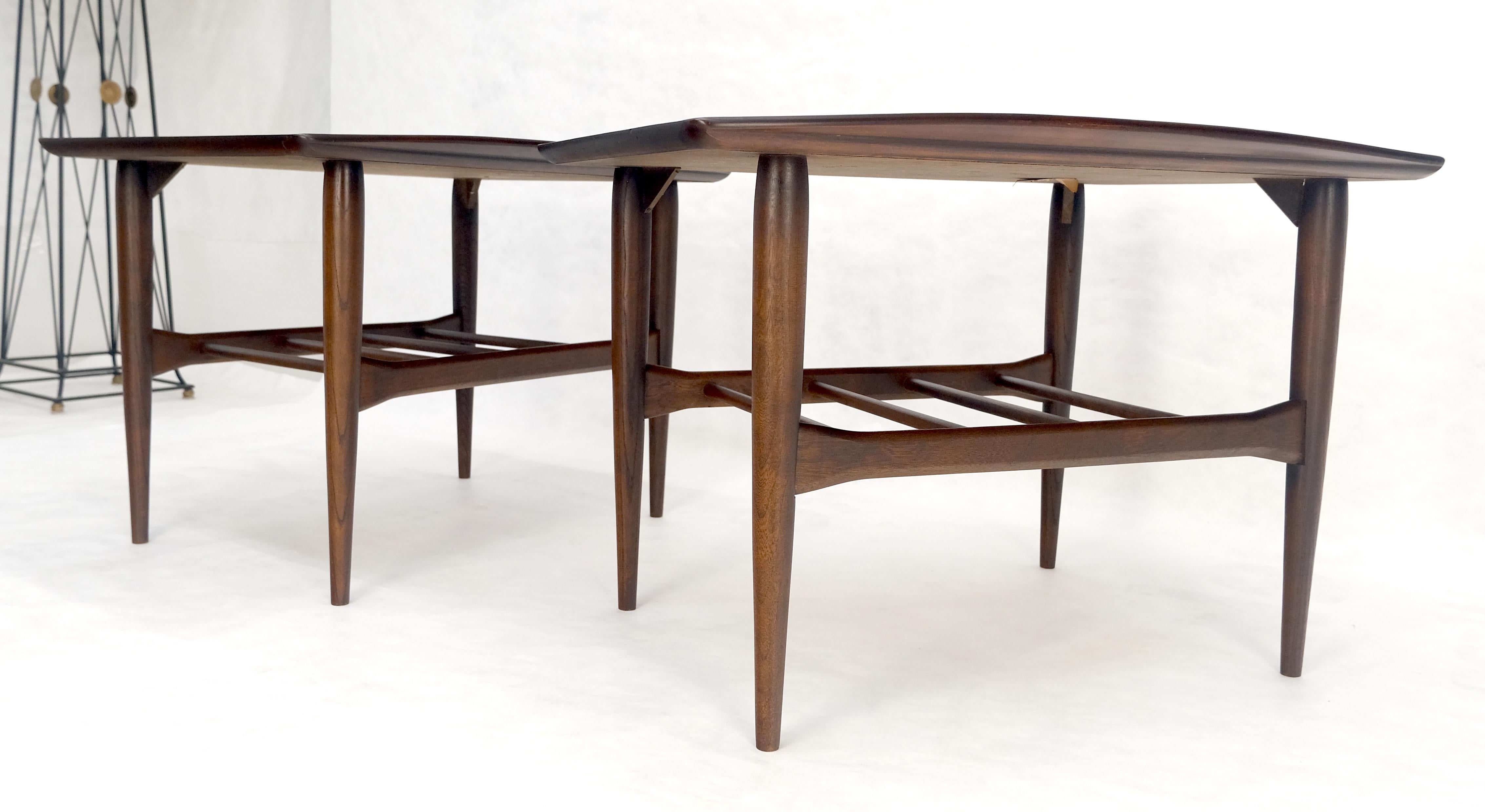 Pair American Mid Century Modern Walnut Rolled Edges End Side Tables MINT! en vente 1