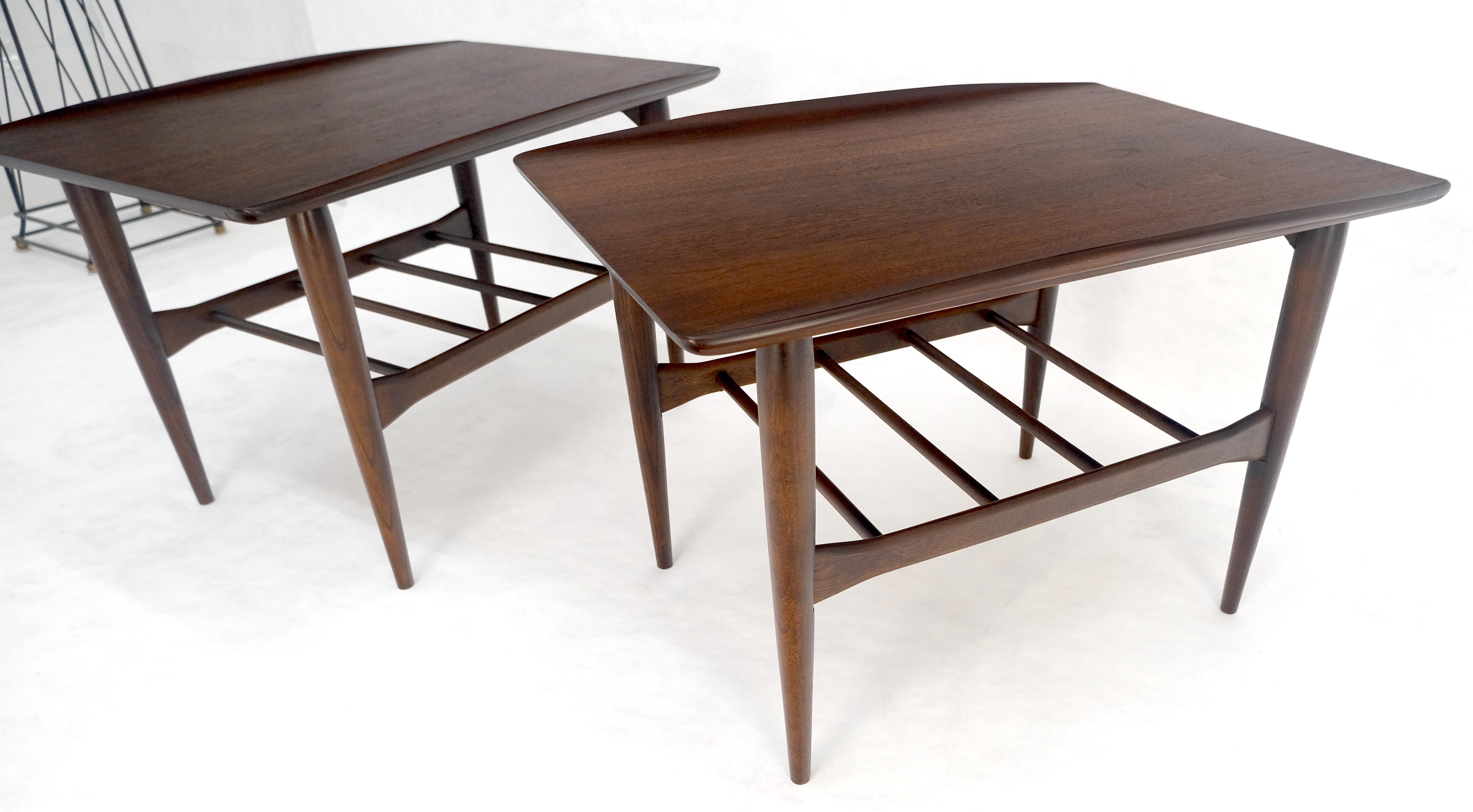 Pair American Mid Century Modern Walnut Rolled Edges End Side Tables MINT! en vente 2